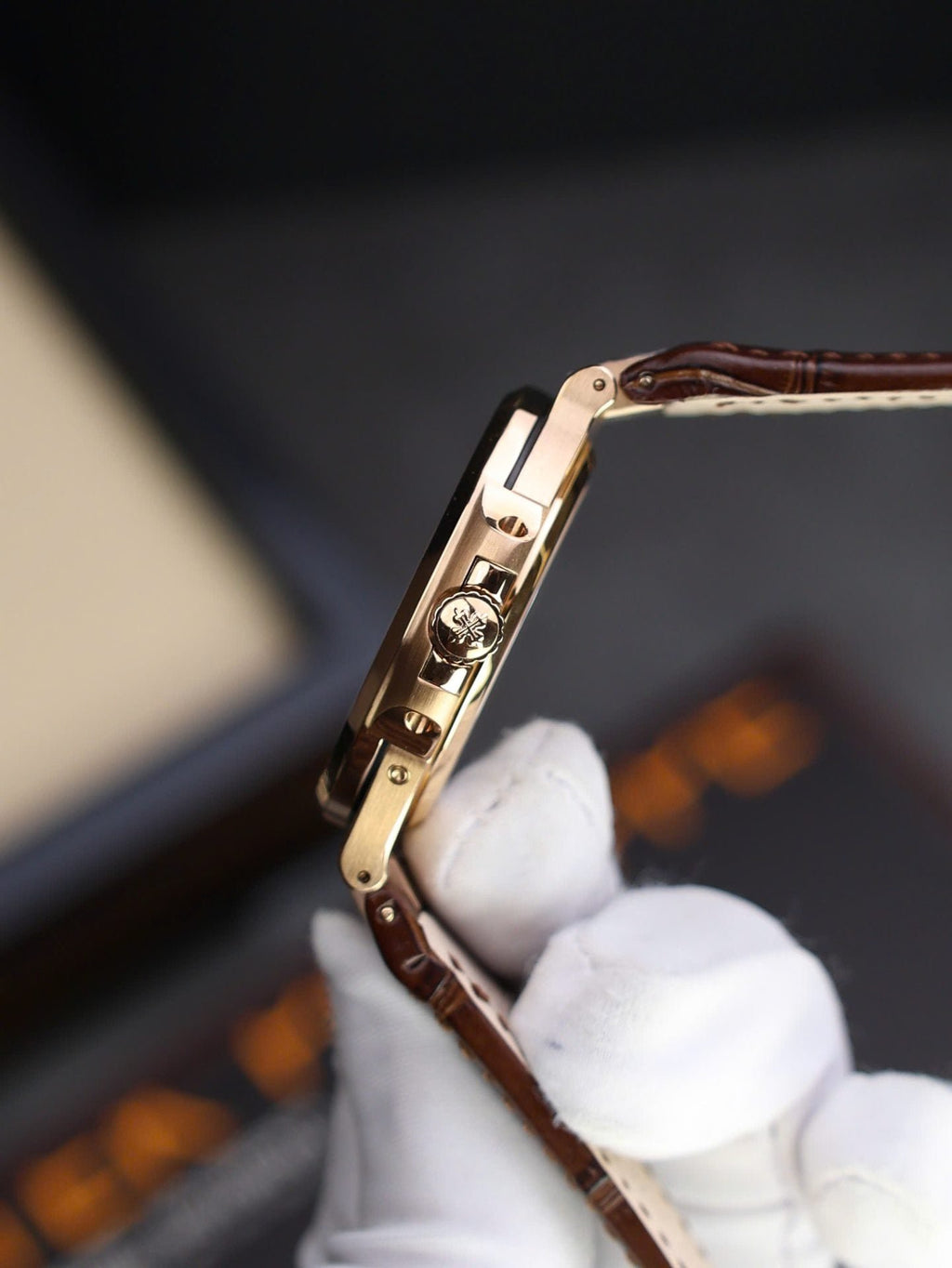Patek Philippe Nautilus 5724 Rose Gold Watch Full Function 40mm