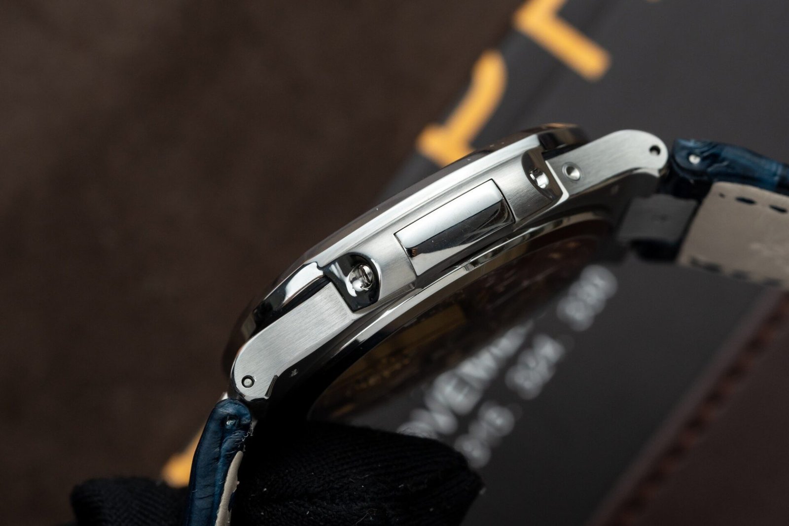 Patek Philippe Nautilus 5724G Watch Blue 40mm