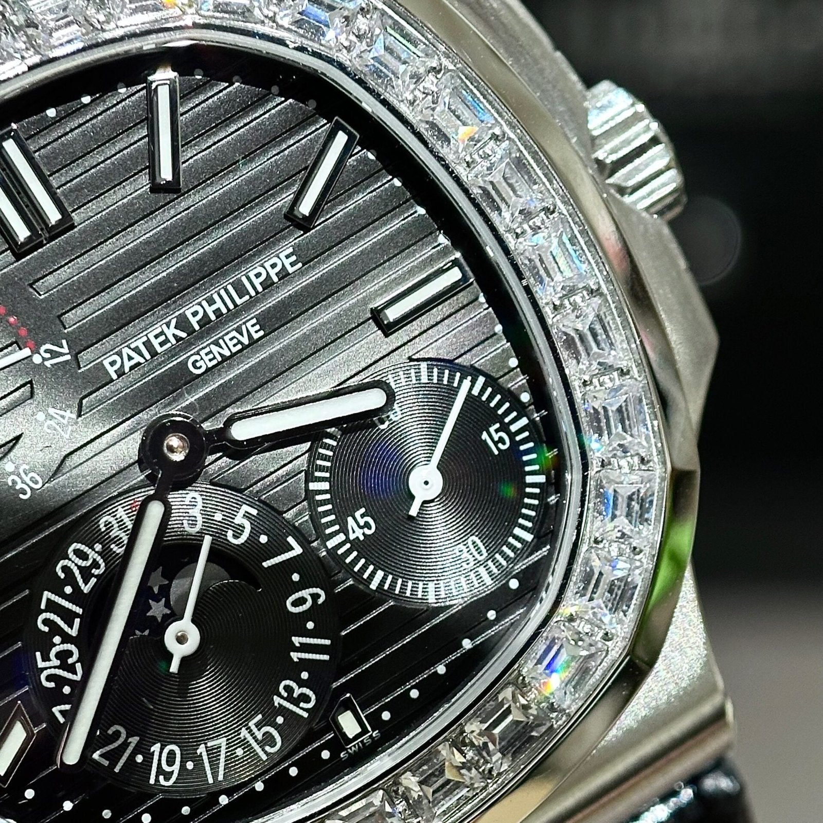 Patek Philippe Nautilus 5724G Watch Gray Dial 40mm