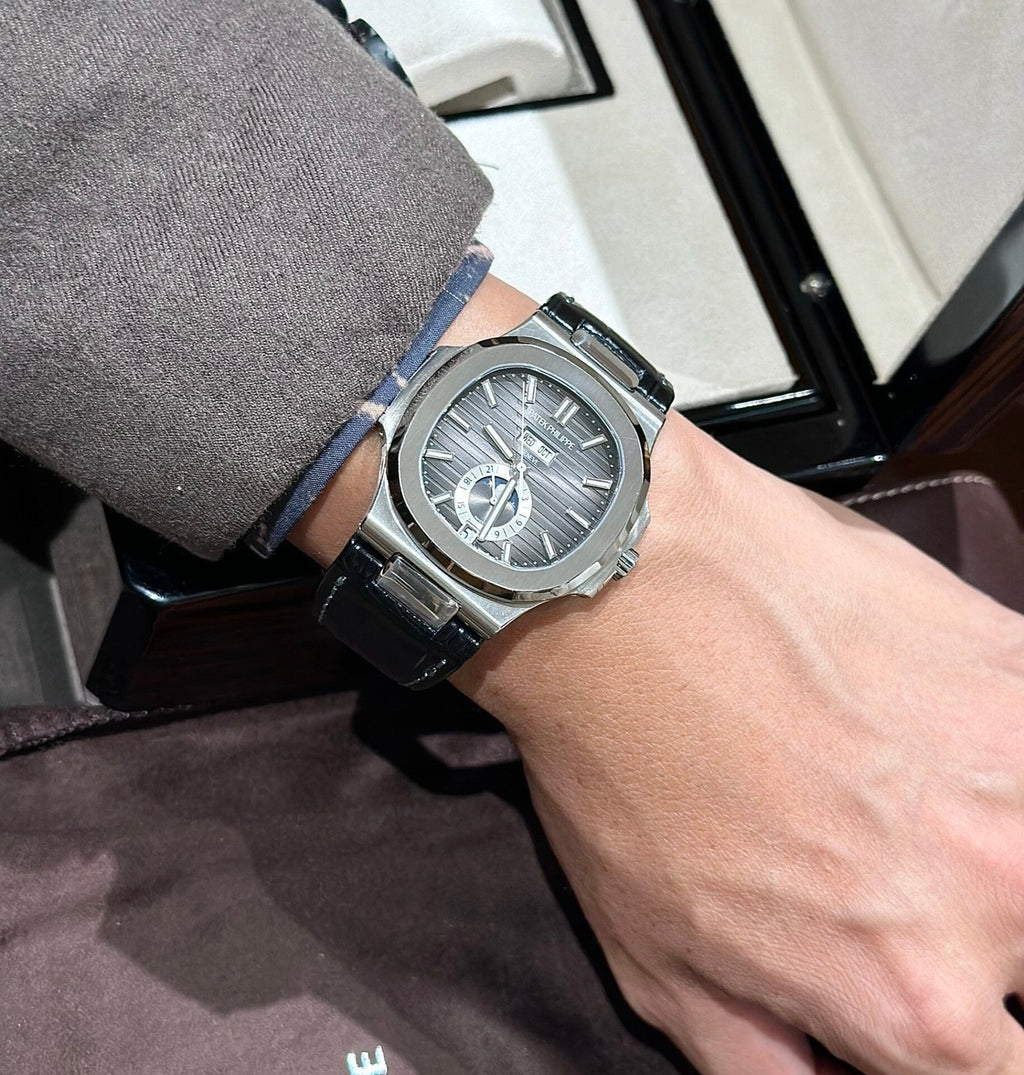 Patek Philippe Watch Nautilus 5726G Gray Dial 40.5mm