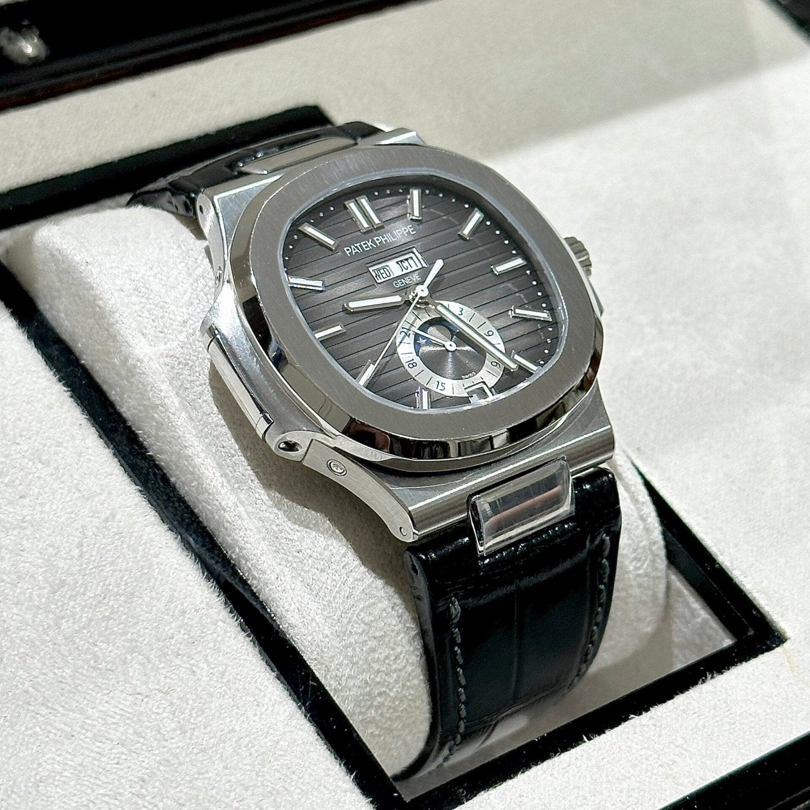 Patek Philippe Watch Nautilus 5726G Gray Dial 40.5mm