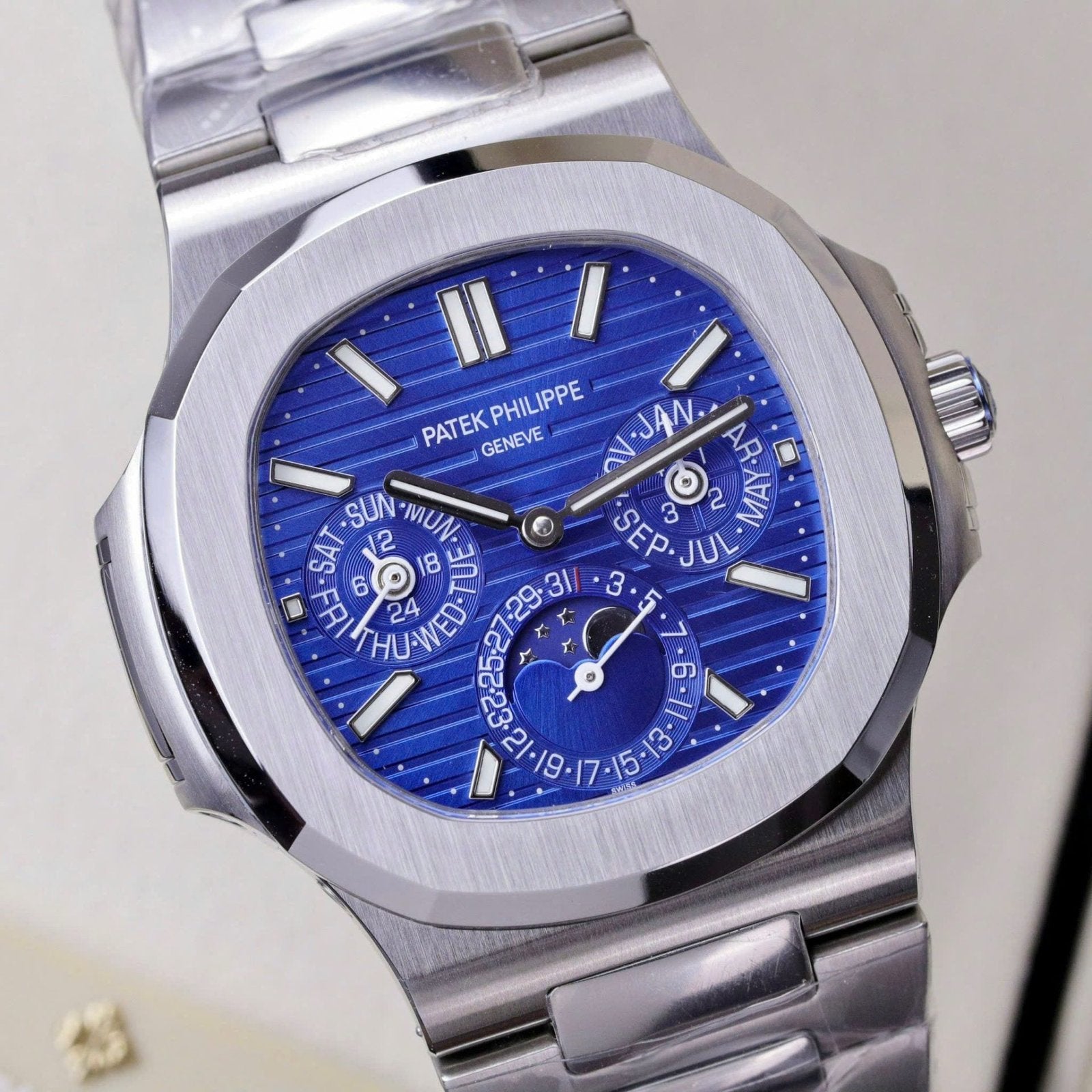 Patek Philippe Nautilus 5740 Watch Men Blue Dial Metal Wire 40mm