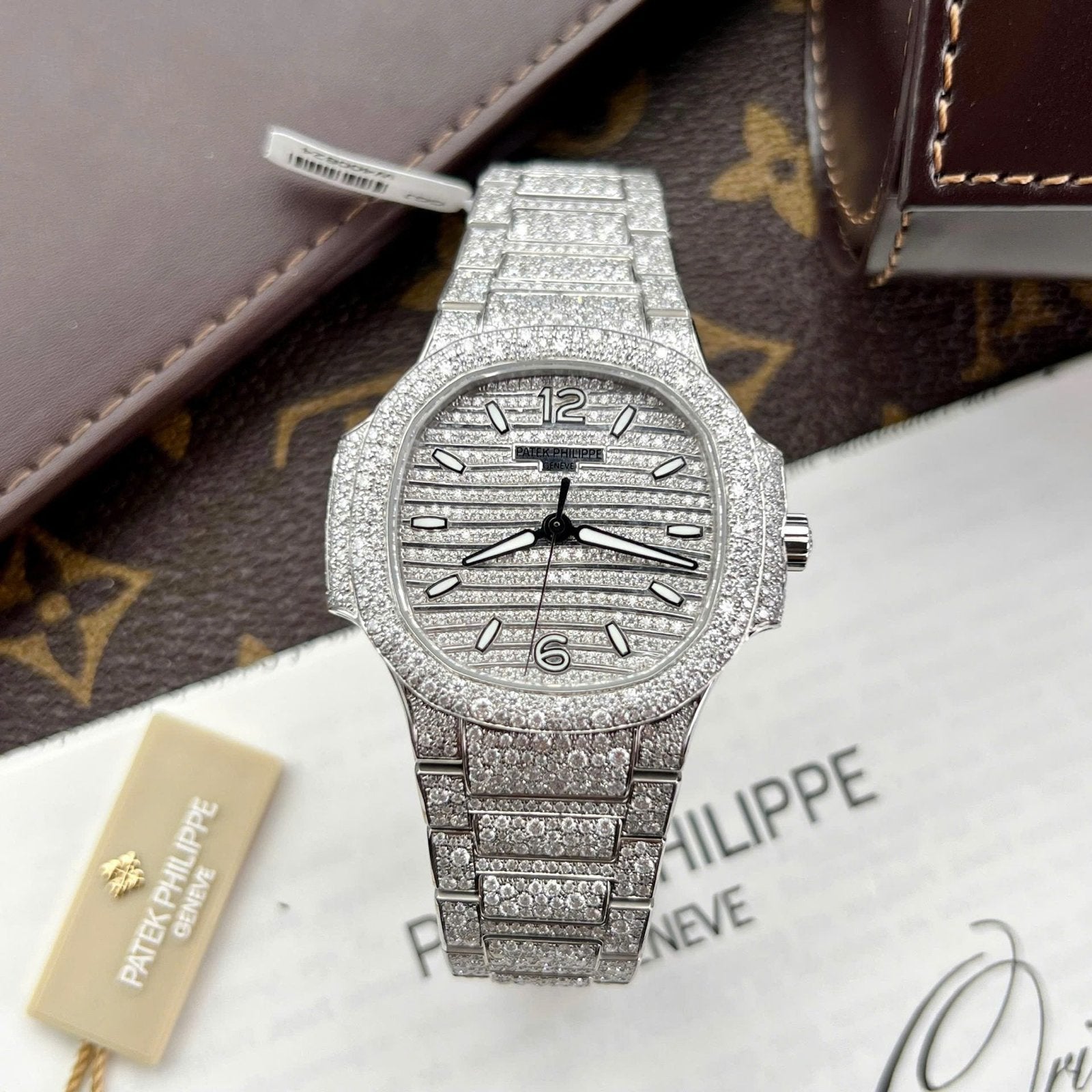 Patek Philippe Nautilus 7118 Watch Diamonds Moissanite 35.2mm