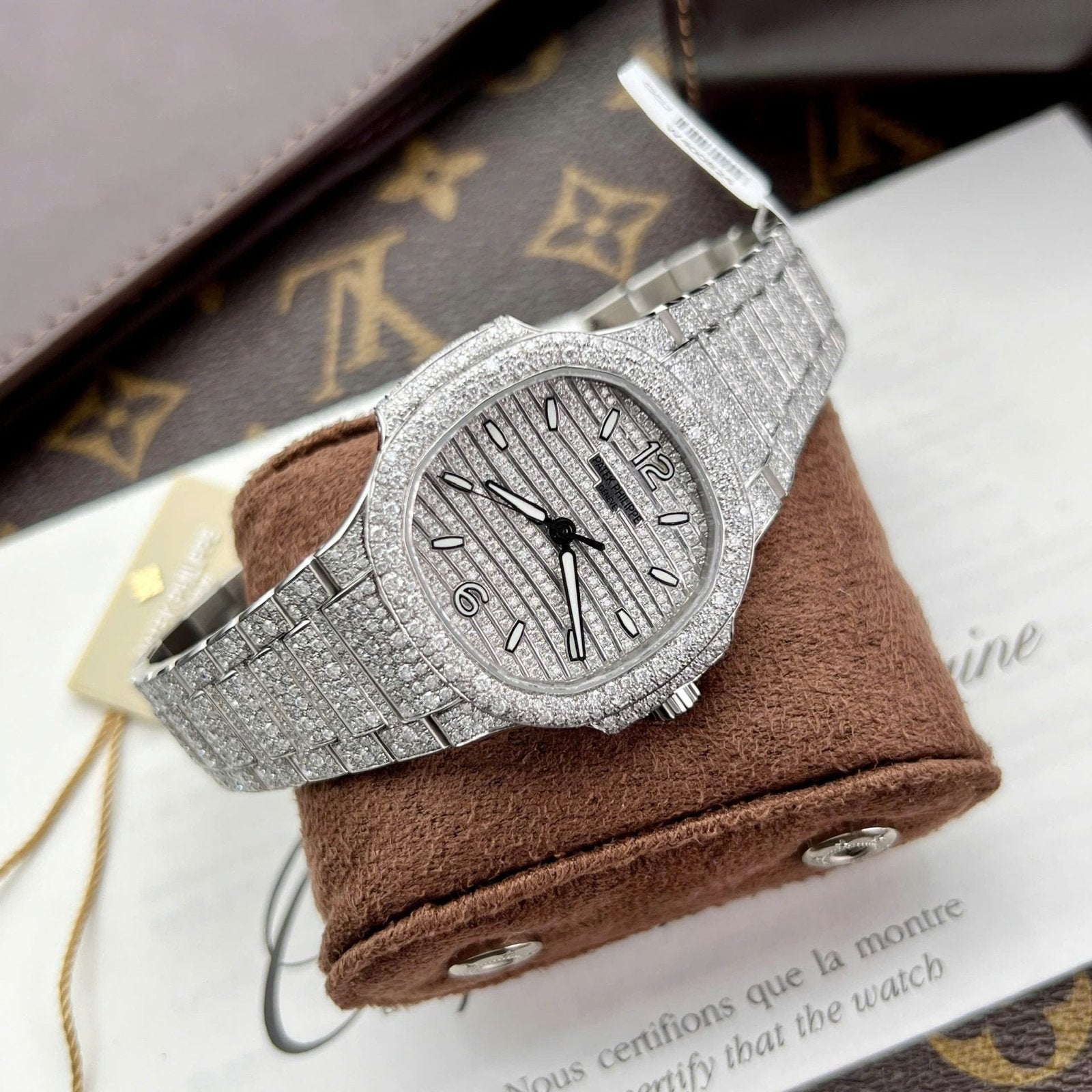 Patek Philippe Nautilus 7118 Watch Diamonds Moissanite 35.2mm