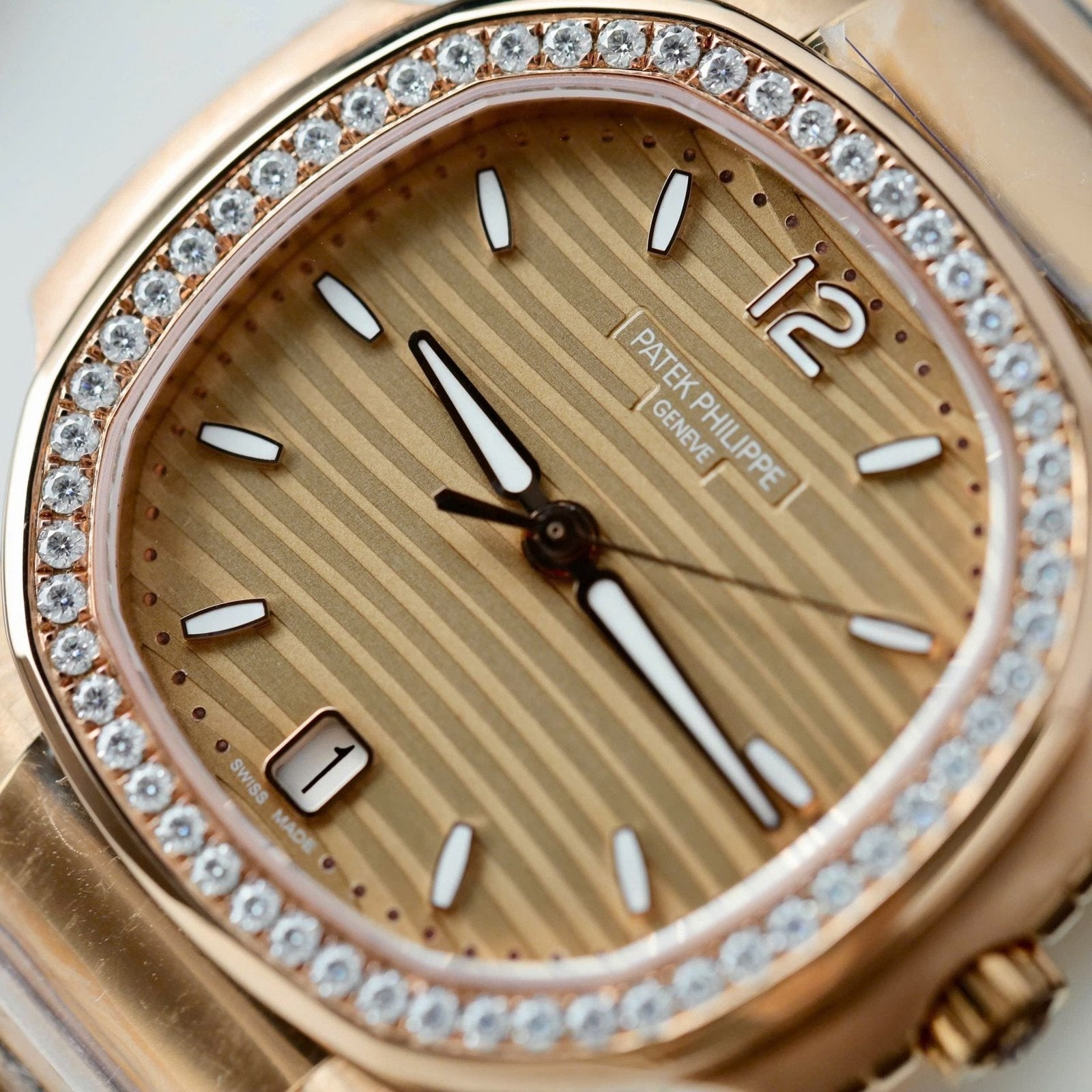 Patek Philippe Nautilus 7118 Women Watch Gold Wrapped + Diamonds Moissanite 35.2mm