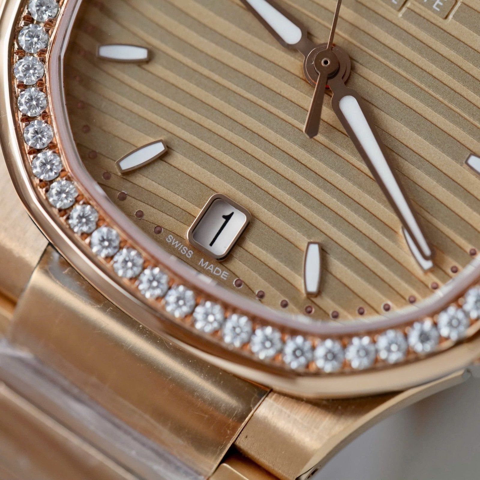 Patek Philippe Nautilus 7118 Women Watch Gold Wrapped + Diamonds Moissanite 35.2mm