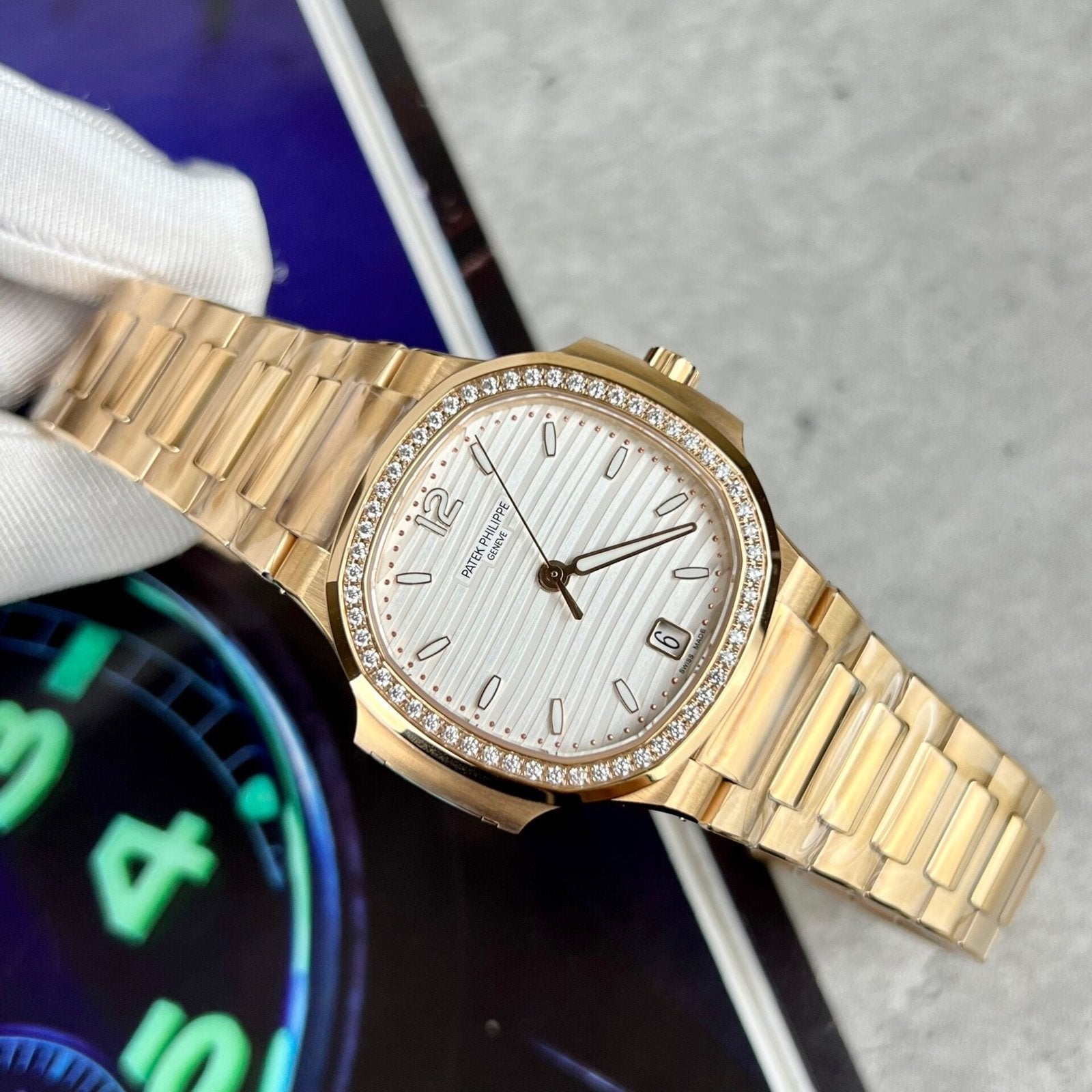 Patek Philippe Nautilus 7118 Watch With Diamonds Bezel 35.2mm