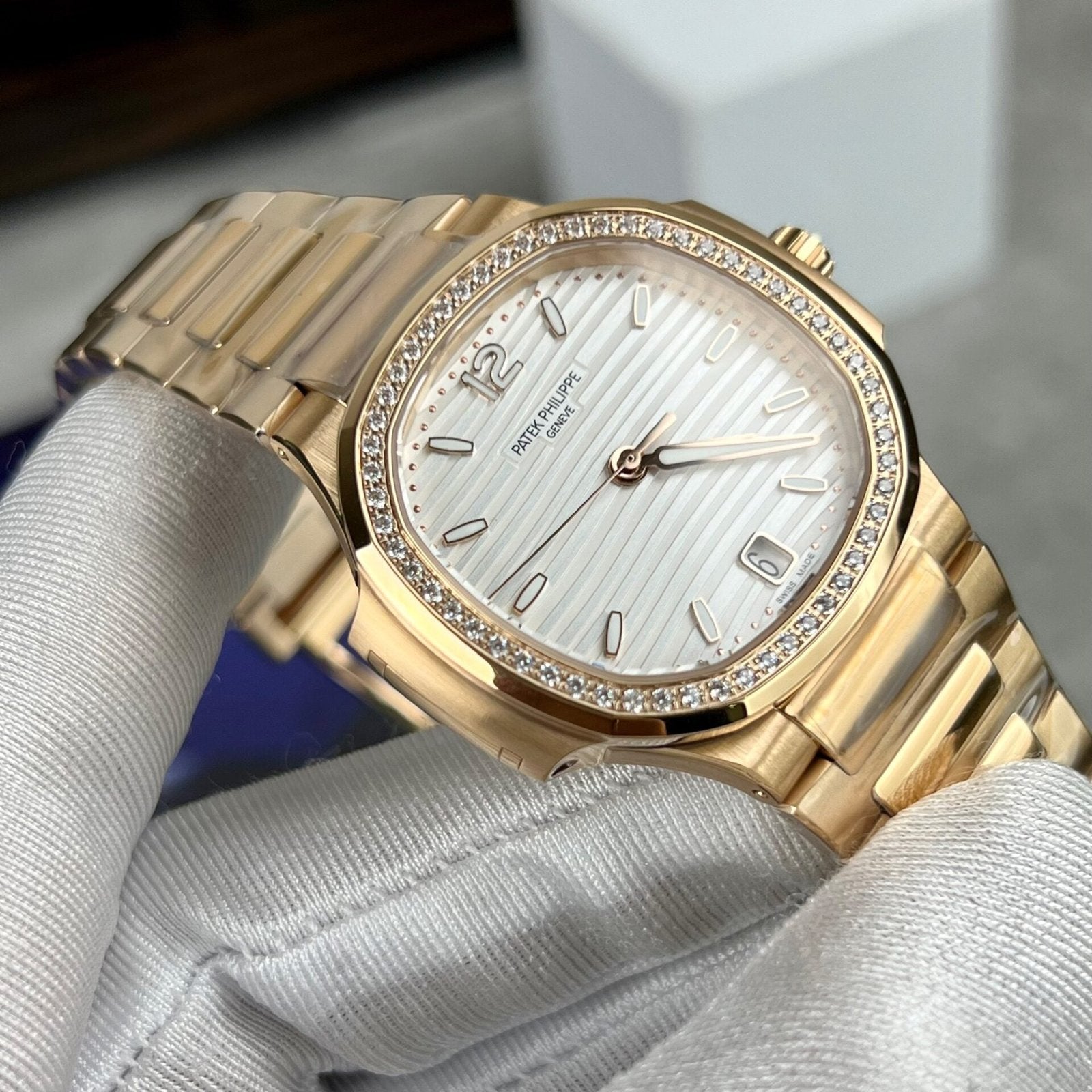 Patek Philippe Nautilus 7118 Watch With Diamonds Bezel 35.2mm