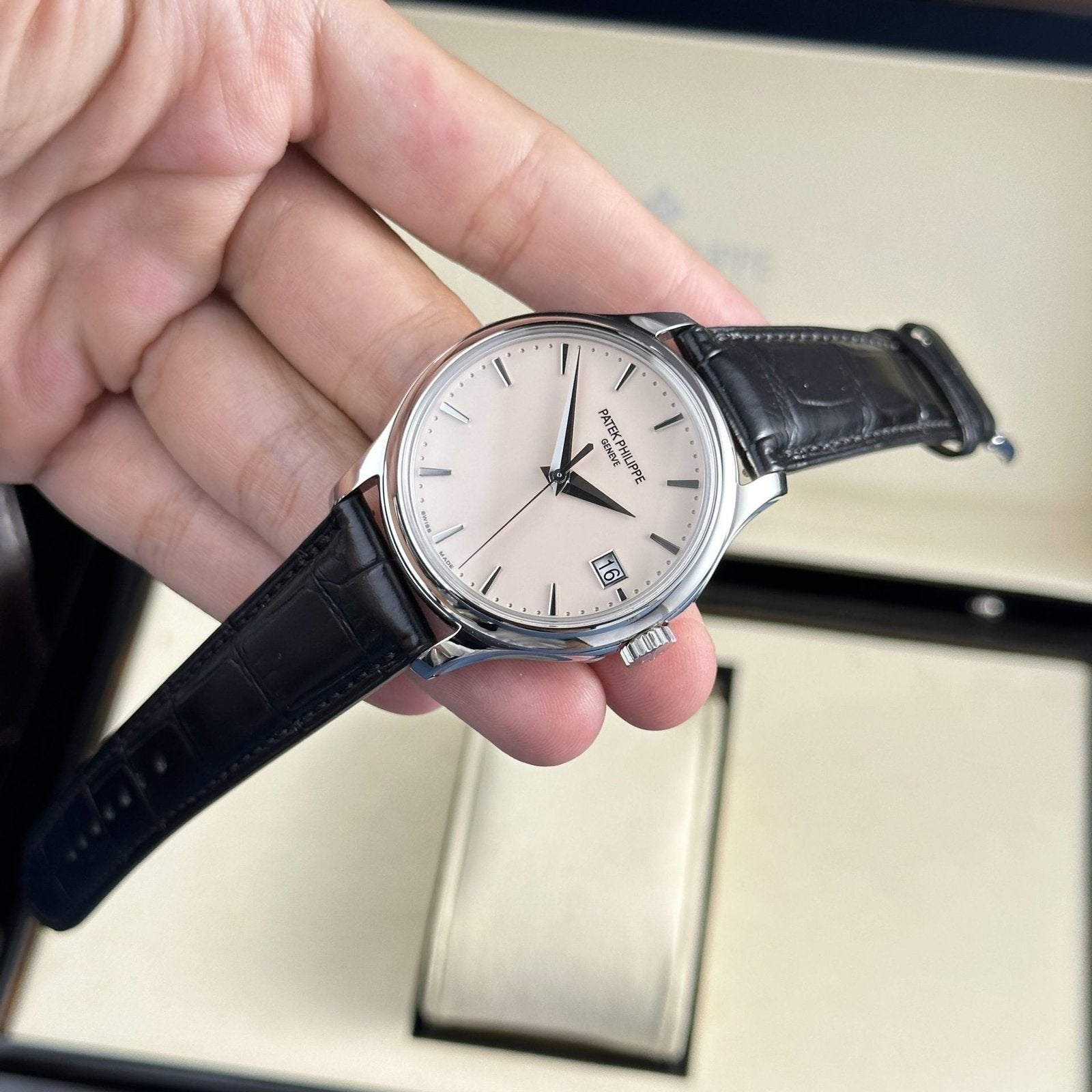 Patek Philippe Watch Calatrava 5227G Mechanical Ivory Dial 39mm