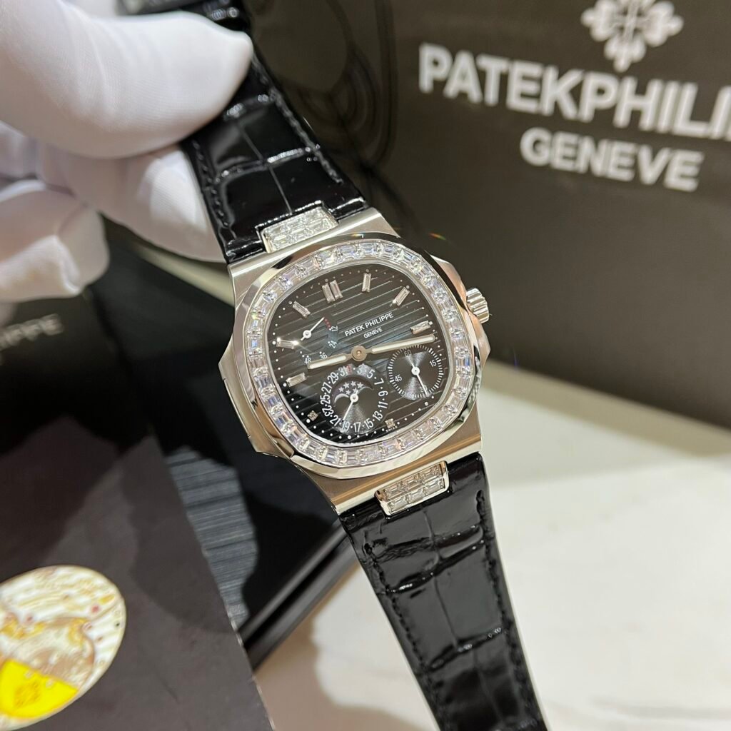 Patek Philippe Watch Nautilus 5724G Blue Dial Leather Strap 40mm