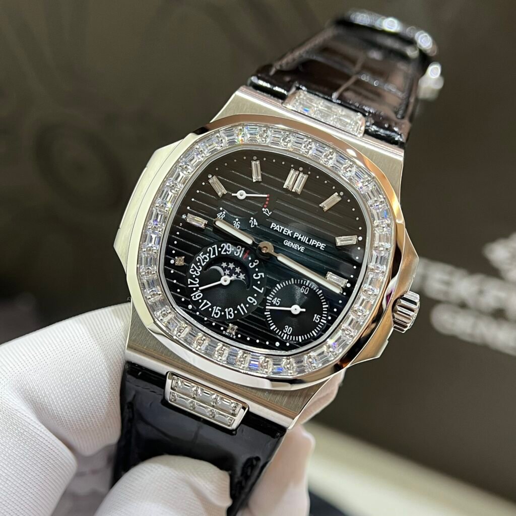 Patek Philippe Watch Nautilus 5724G Blue Dial Leather Strap 40mm