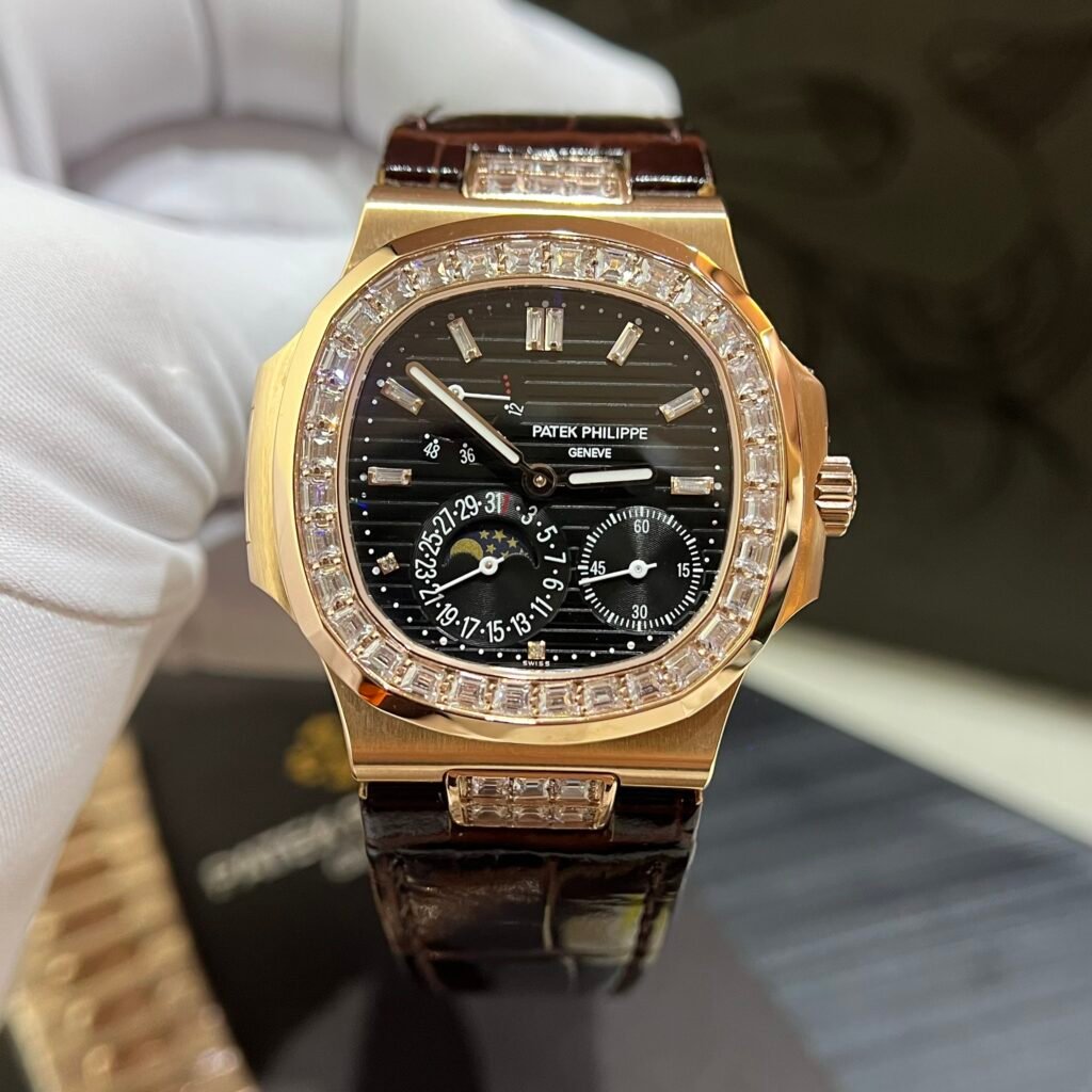 Patek Philippe Watch Nautilus 5724R Gray Dial 40mm