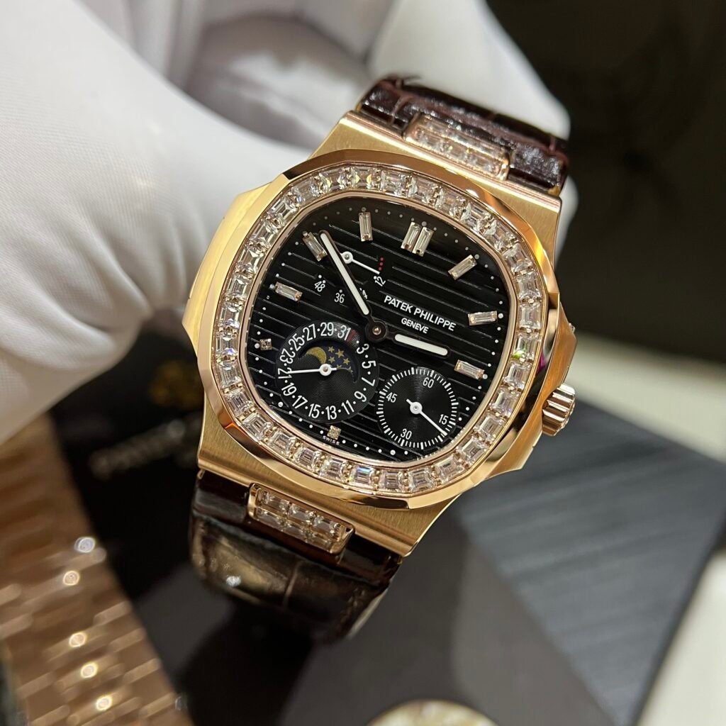 Patek Philippe Watch Nautilus 5724R Gray Dial 40mm