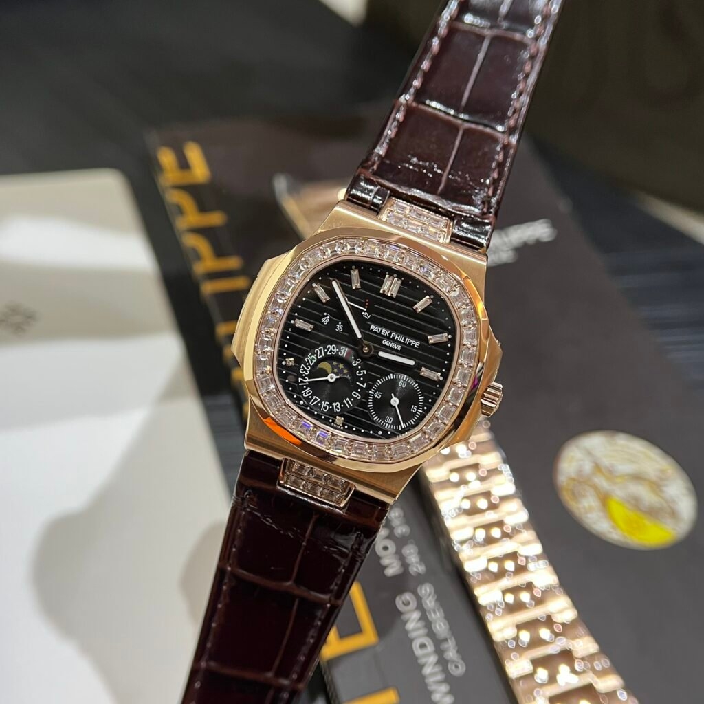 Patek Philippe Watch Nautilus 5724R Gray Dial 40mm