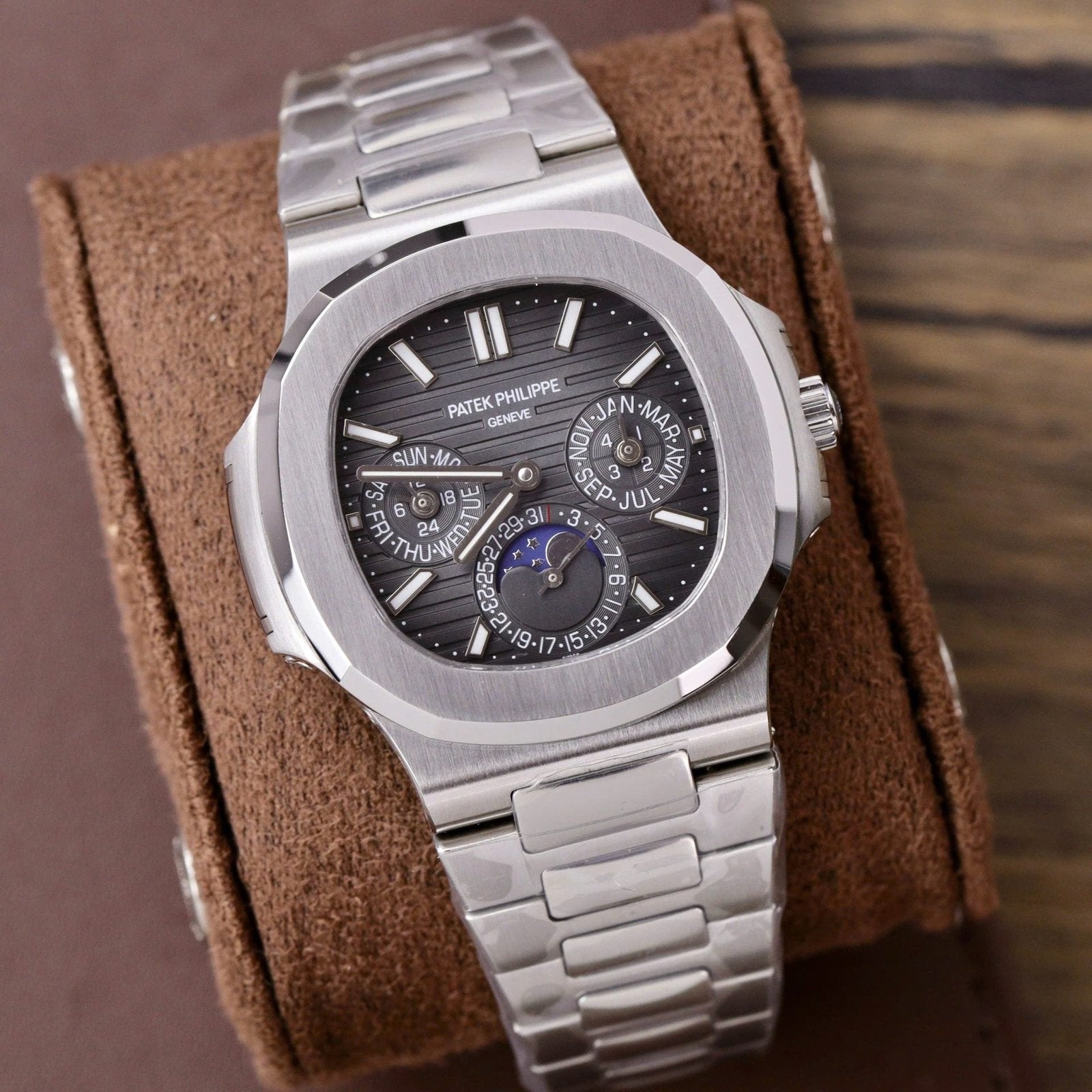 Patek Philippe Men Watch Nautilus 5740 Gray Dial Metal Wire 40mm