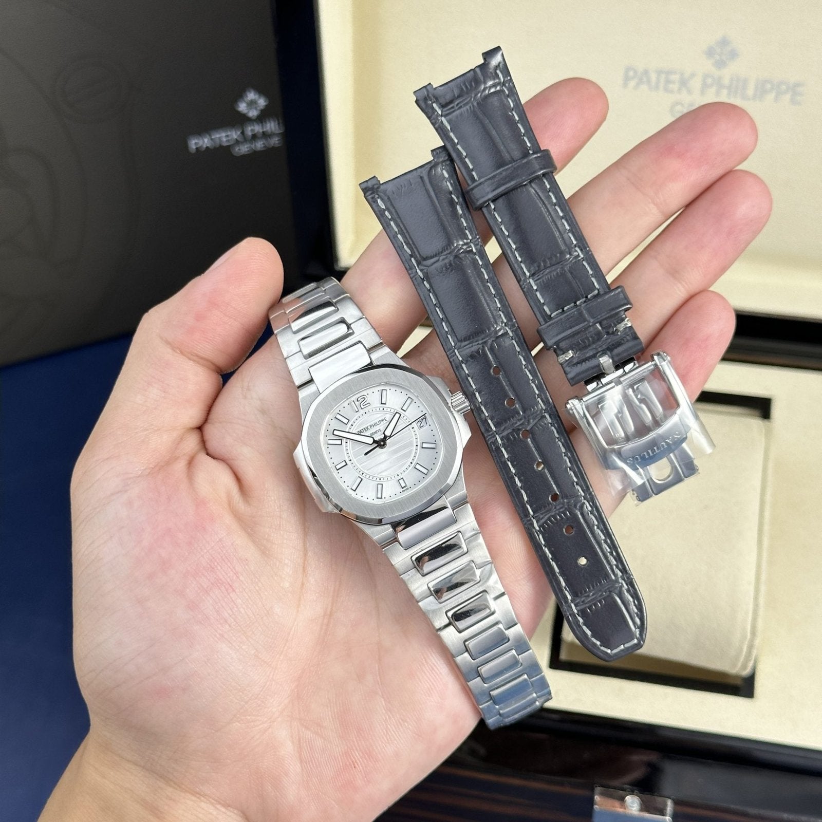 Patek Philippe Watch Nautilus 7010 White Dial Metal Wire 32mm