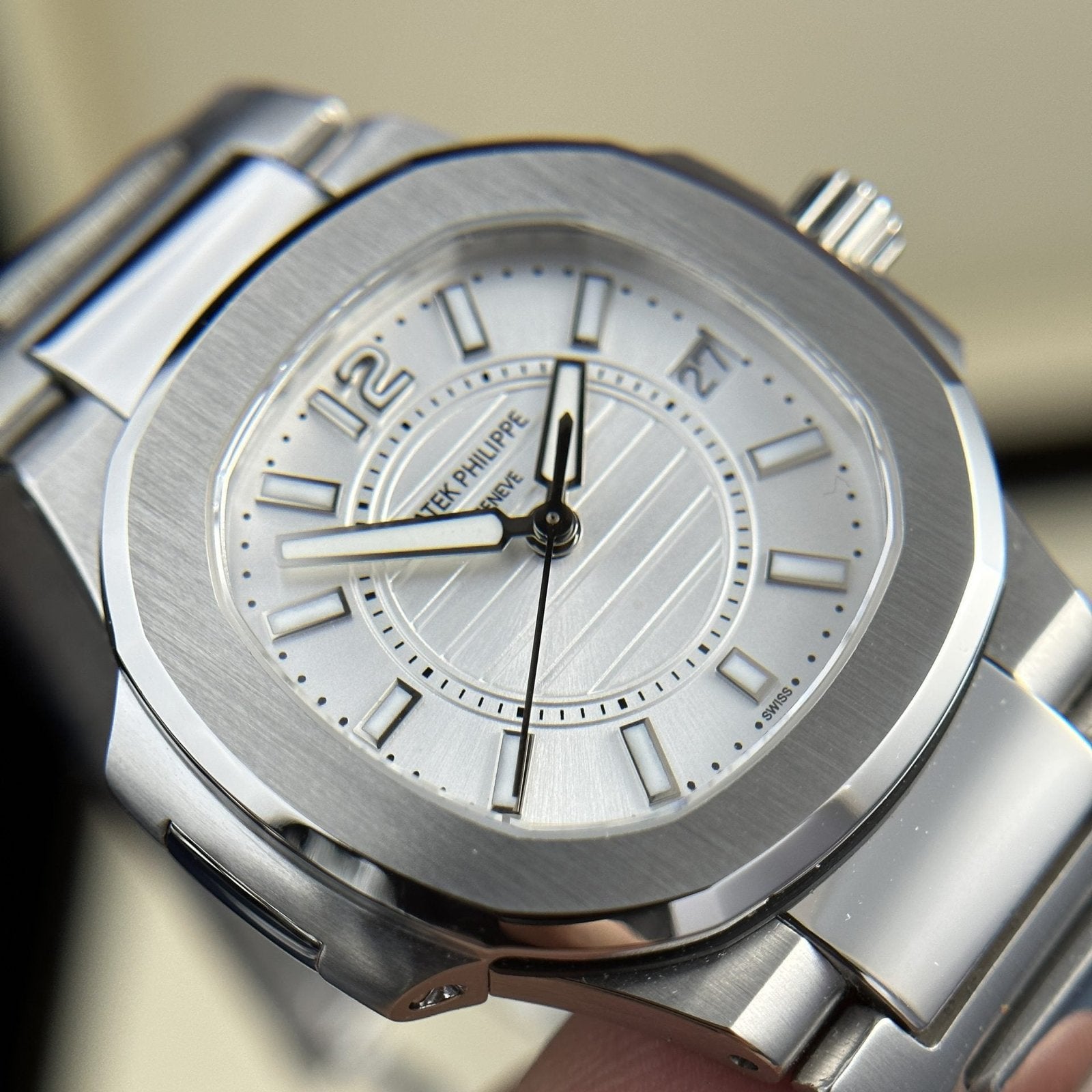 Patek Philippe Watch Nautilus 7010 White Dial Metal Wire 32mm