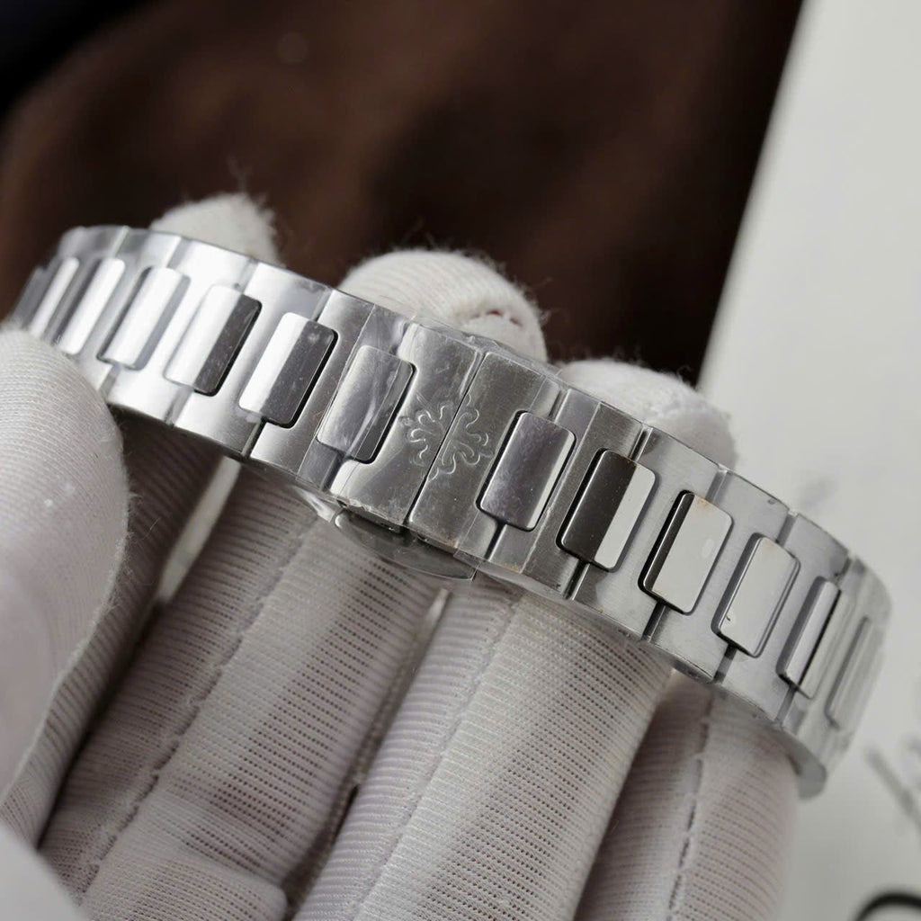 Patek Philippe Watch Nautilus 7010R Women Purple Pink Dial Bezel Diamonds 32mm