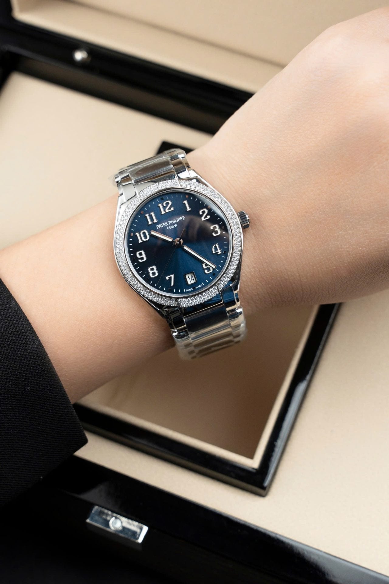 Patek Philippe Twenty 4 7300 Watch Blue Dial Metal Wire 36mm