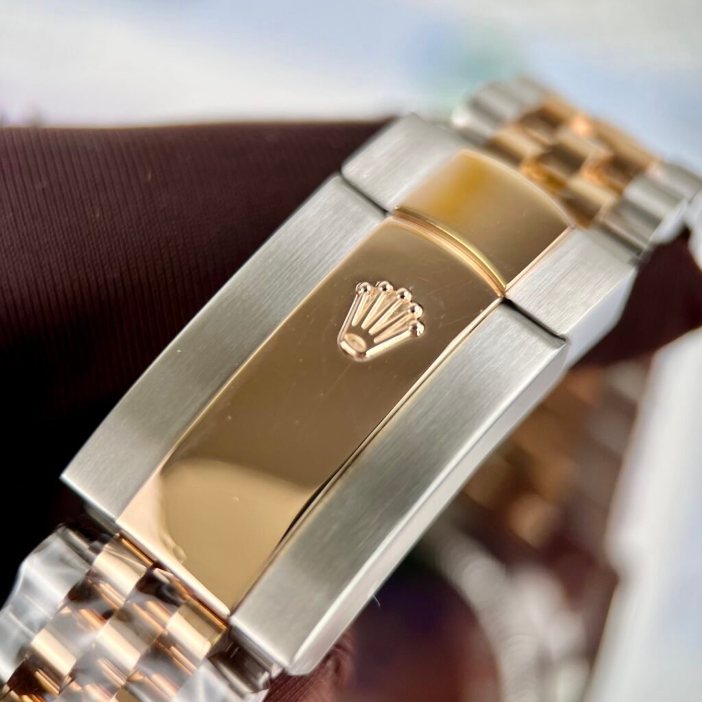 Rolex Watch DateJust 126331 Dial Mother Of Pearl Gold Wrapped 41mm