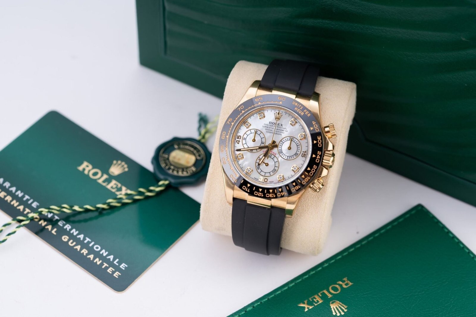Rolex Cosmograph Daytona  Mother Of Pearl &amp; Moissanite Diamonds Dial 40mm