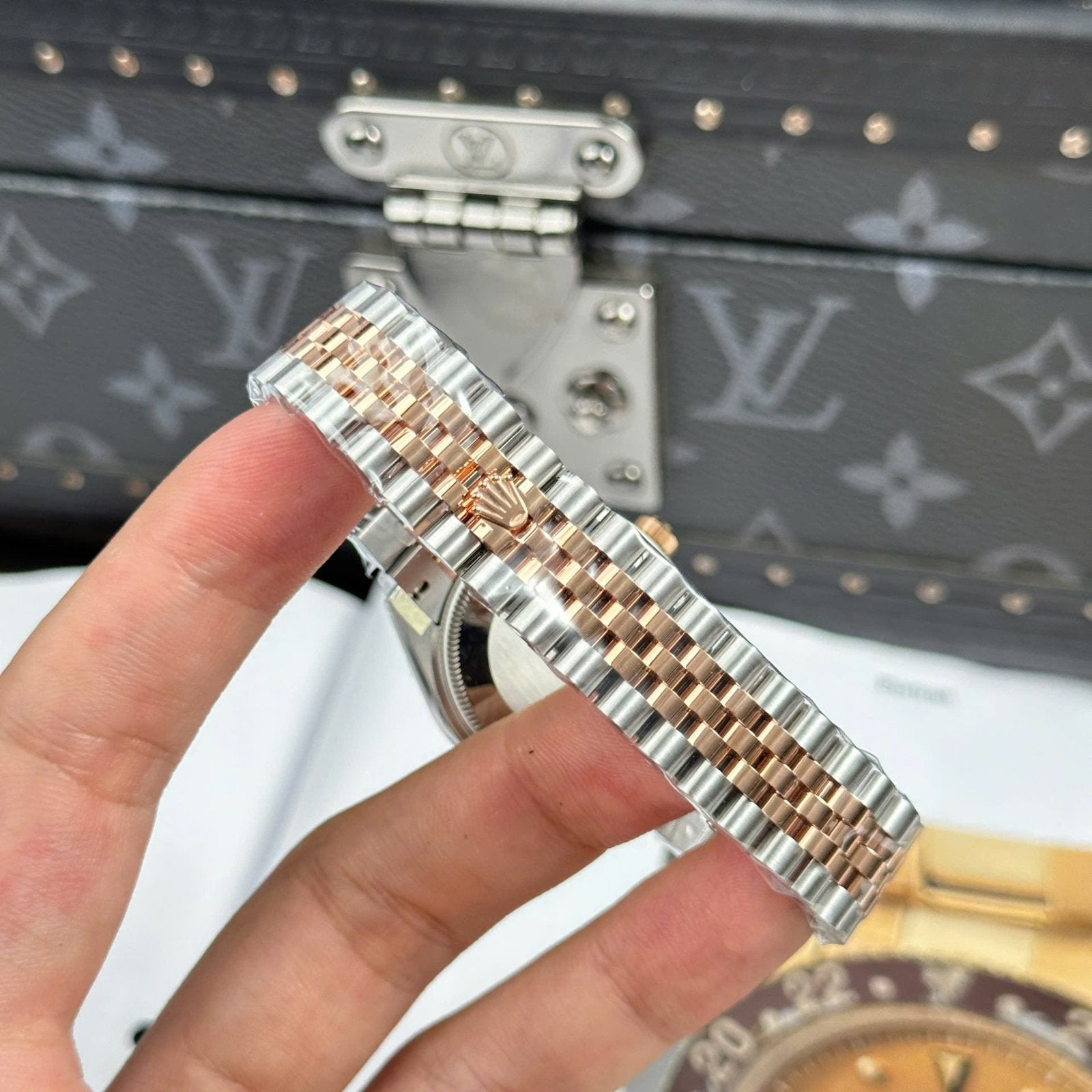Rolex DateJust Women Rose Gold Watch MOP Dial Jubilee Strap 31mm