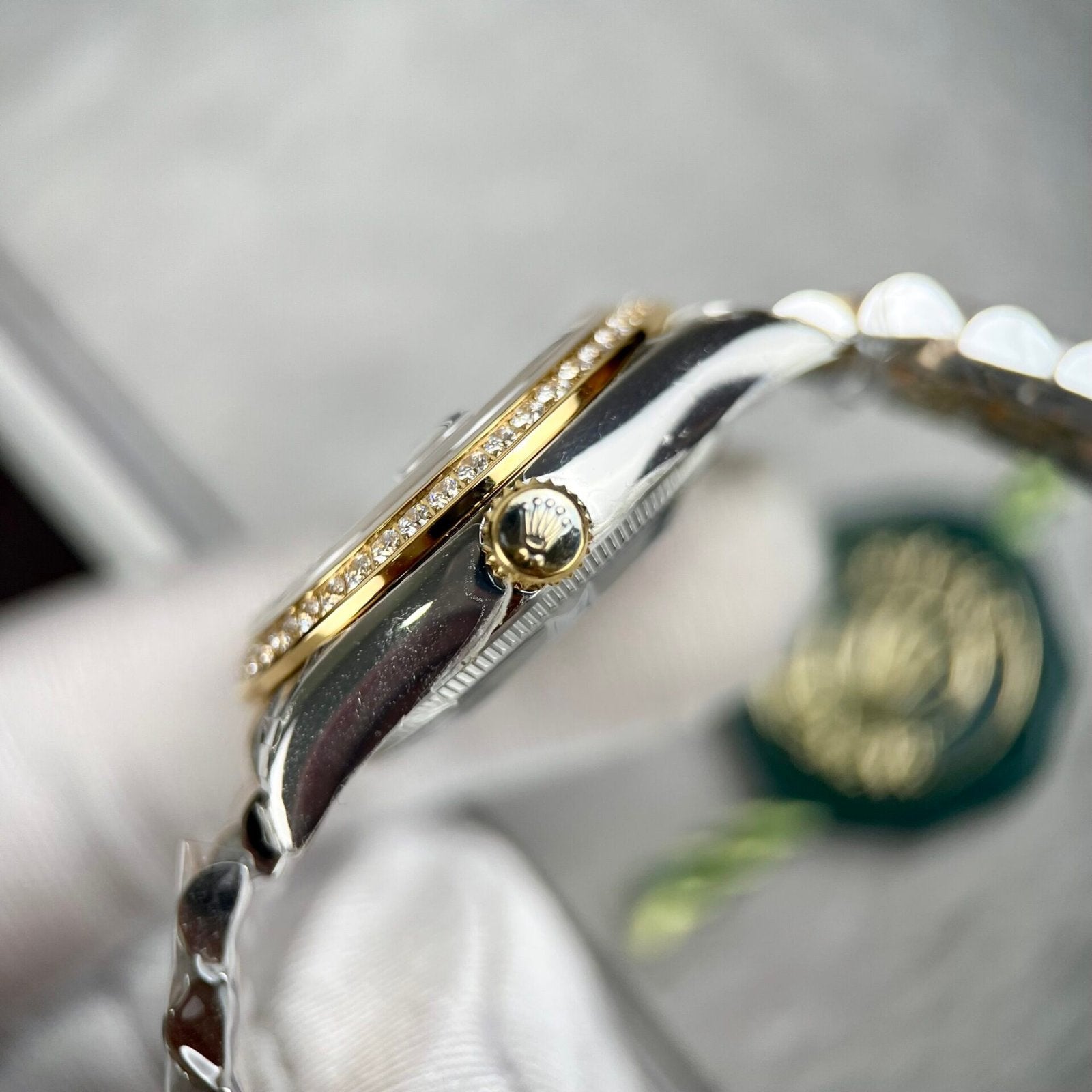 Rolex Watch Date Just Mother of Pearl Dial Demi Gold Dial 31mm