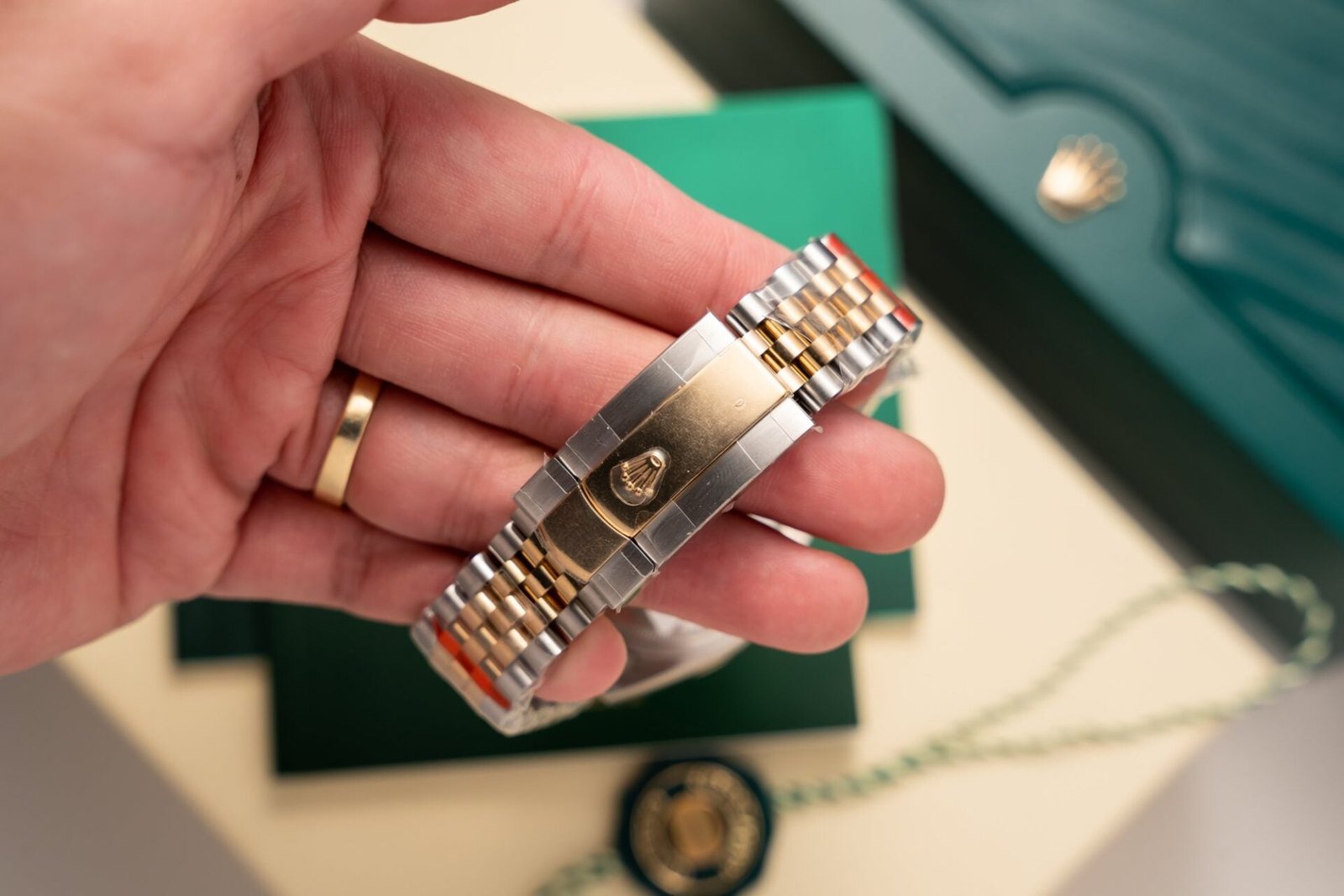 Rolex Watch Date Just Mother Of Pearl Dial Gold Wrapped 36mm
