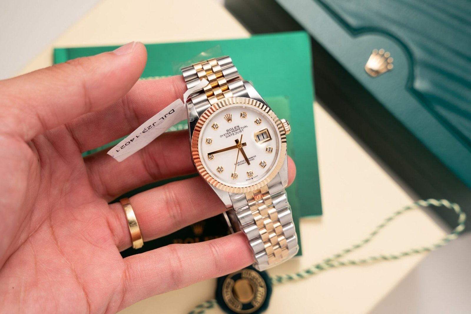 Rolex Watch Date Just Mother Of Pearl Dial Gold Wrapped 36mm