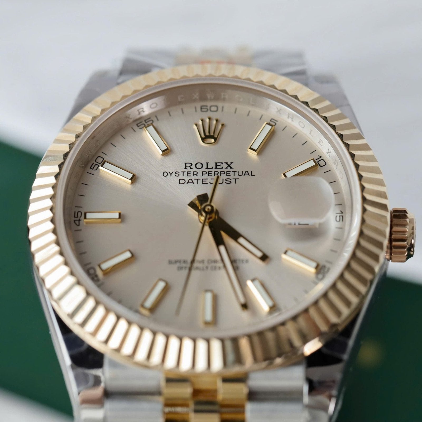 Rolex DateJust Men Good Watch 18K Gold Wrapped 41mm