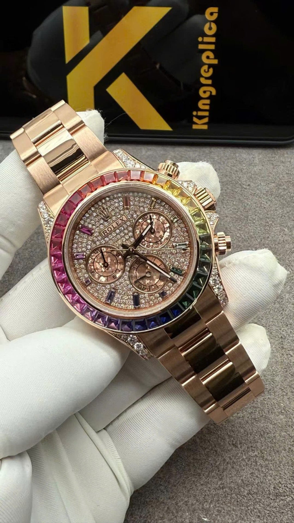 Rolex Daytona Rainbow Watch in Solid Gold with 40mm Natural Diamonds