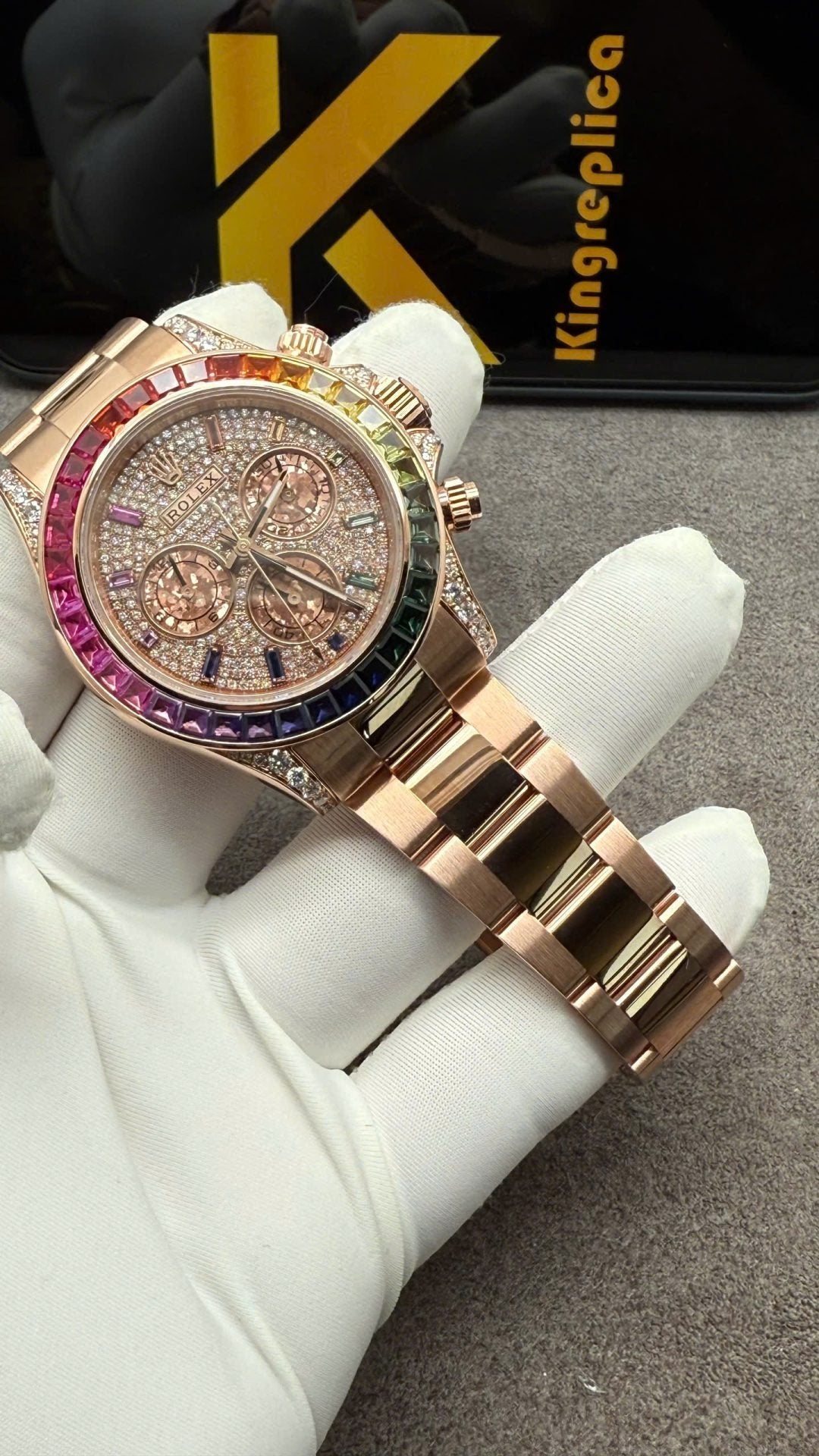 Rolex Daytona Rainbow Watch in Solid Gold with 40mm Natural Diamonds