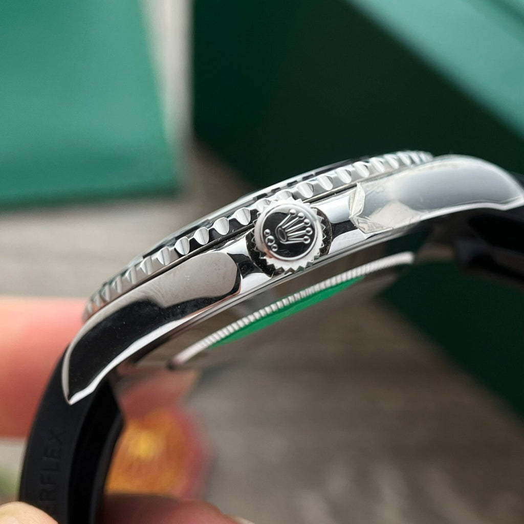 Rolex Yacht Black Dial Rubber Strap 40mm