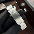 Rolex Submariner 116610LV Hulk Watch 40mm