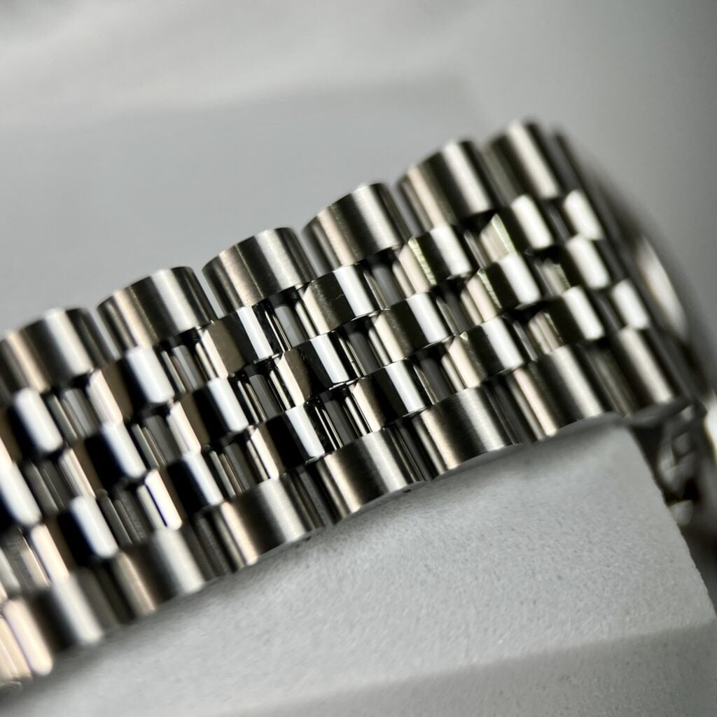 Rolex Watch DateJust Dial Mother Of Pearl Moissanite Diamonds 41mm