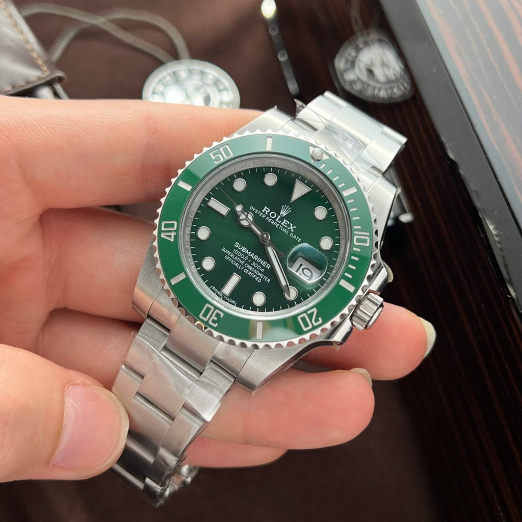 Rolex Submariner 116610LV Hulk Watch 40mm