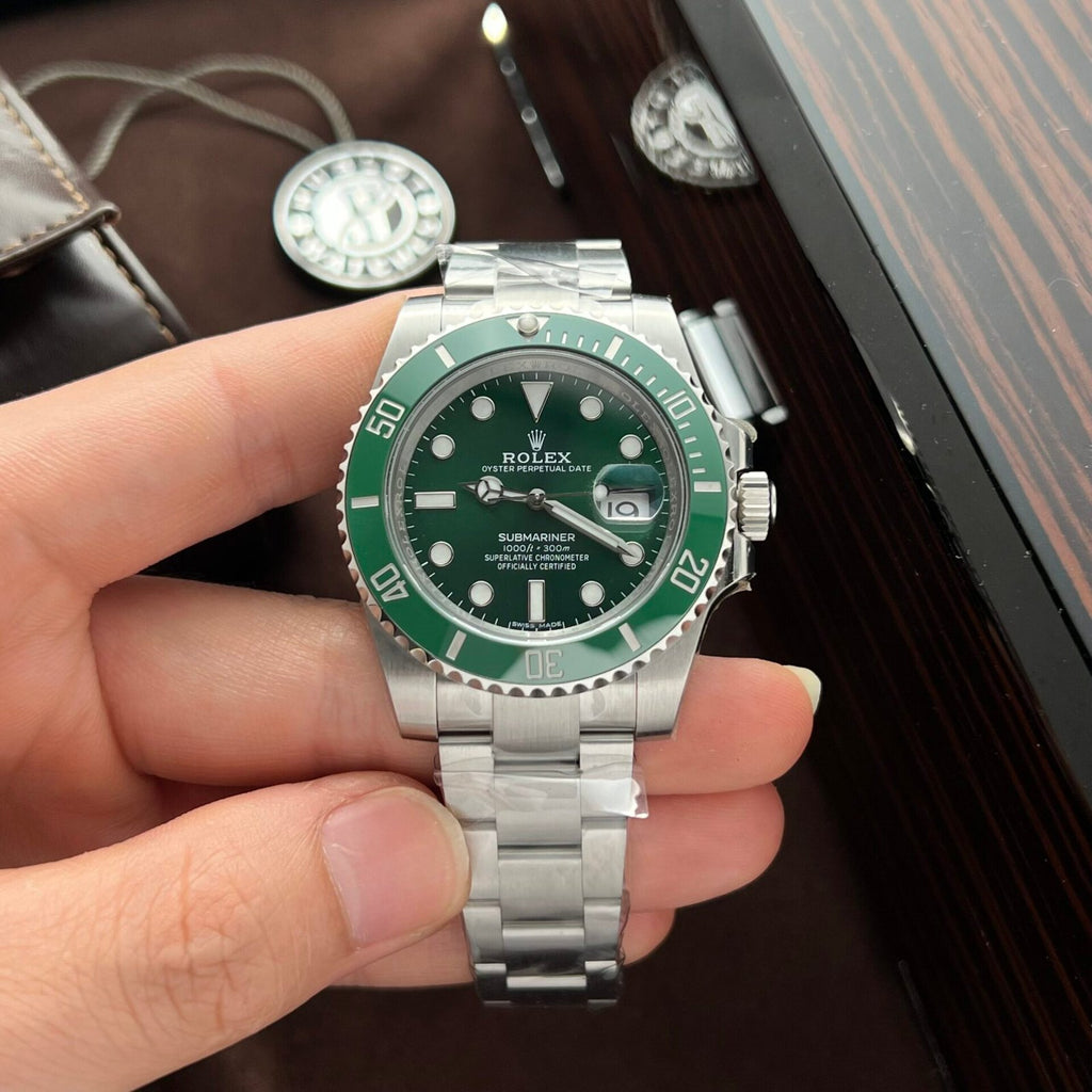 Rolex Submariner 116610LV Hulk Watch 40mm