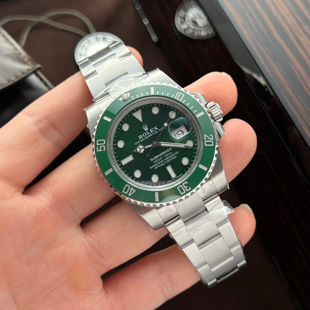 Rolex Submariner 116610LV Hulk Watch 40mm