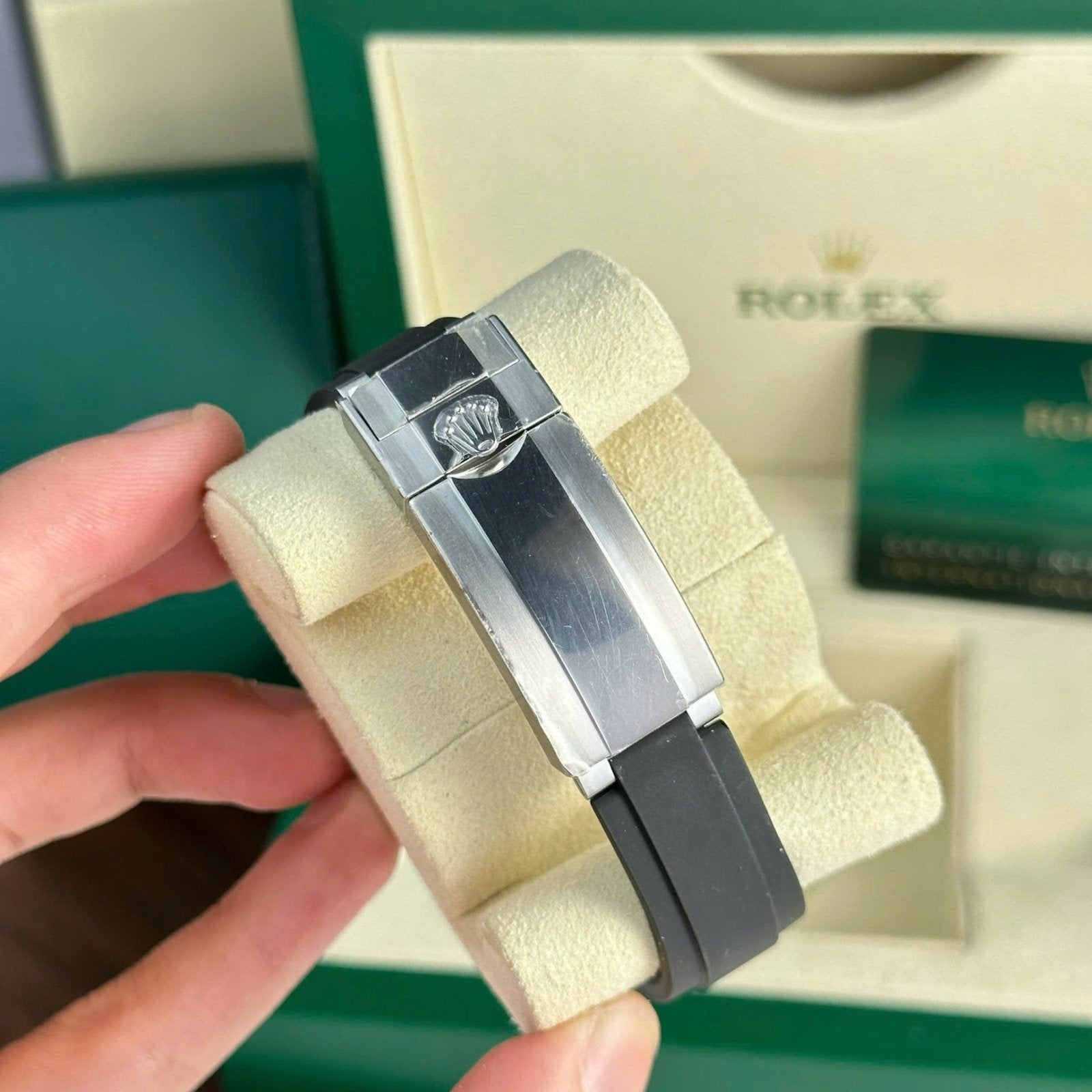Rolex Yacht 226659 Watch 42mm