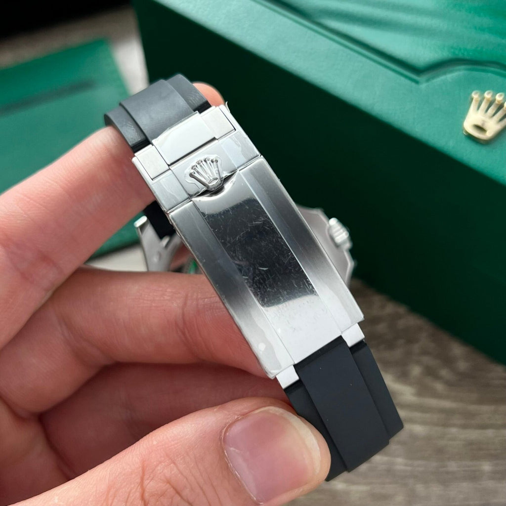 Rolex Yacht Black Dial Rubber Strap 40mm