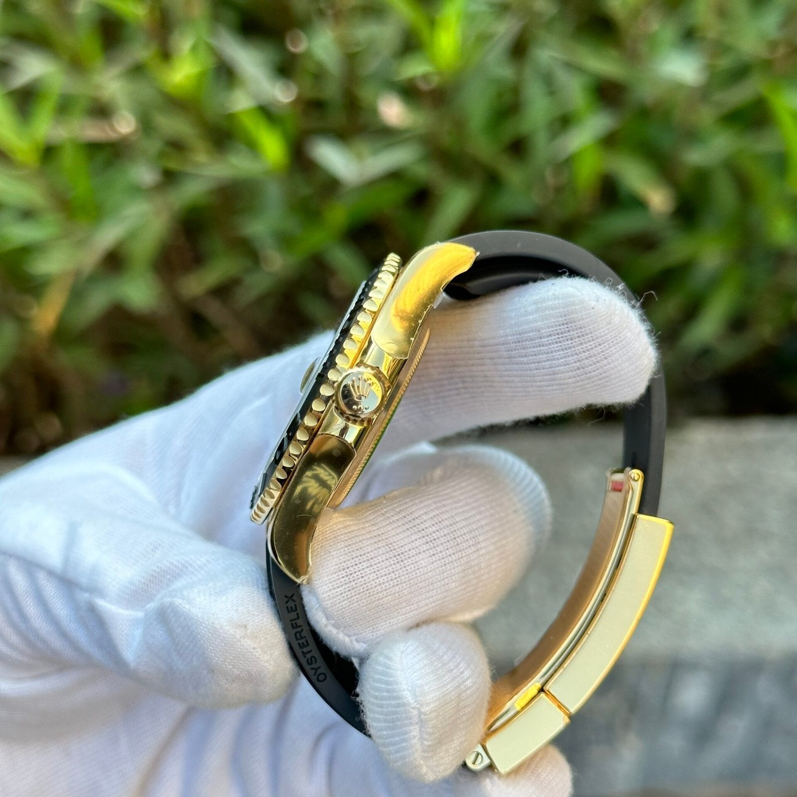 Rolex Yacht 226658 Yellow Gold Watch 42mm