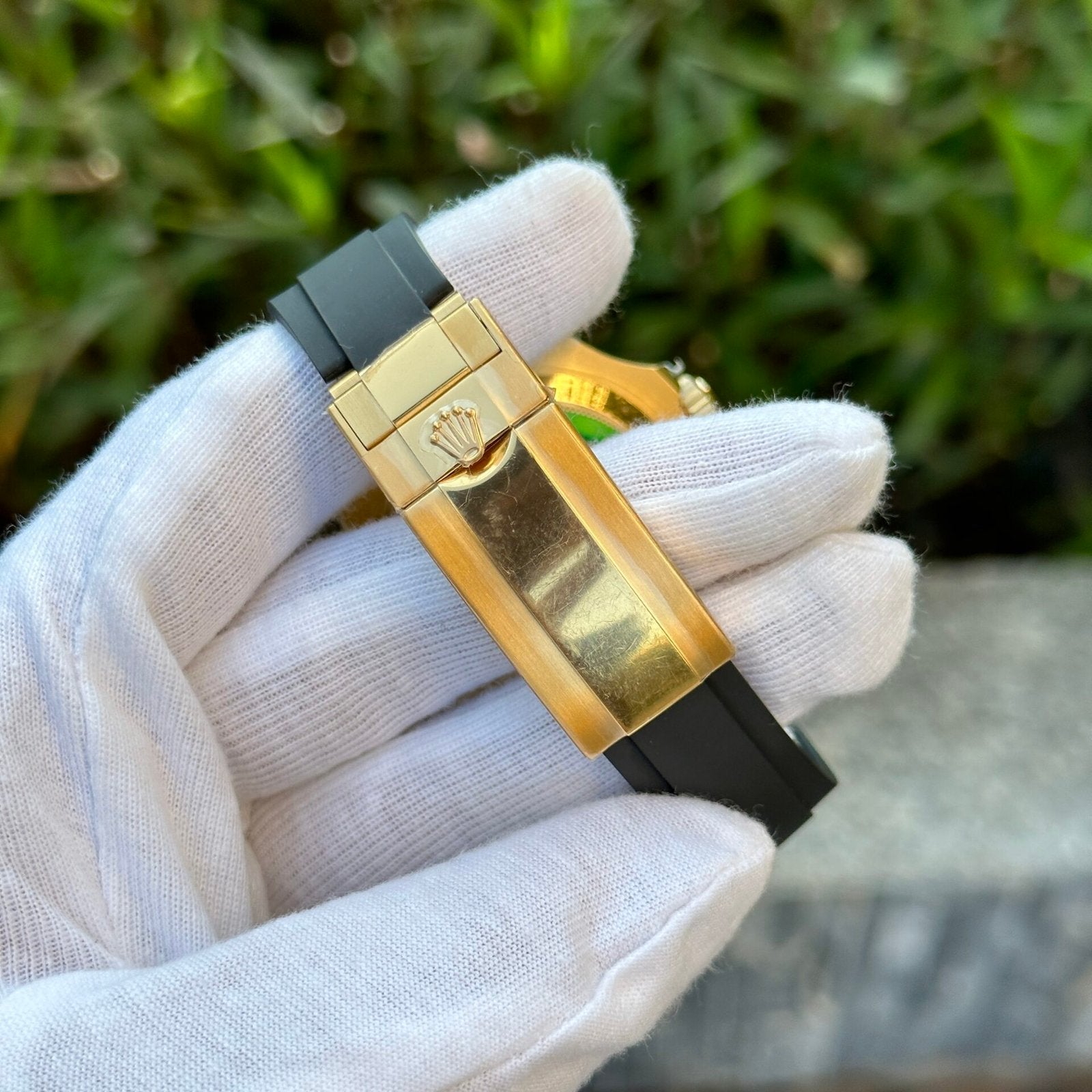 Rolex Yacht 226658 Yellow Gold Watch 42mm