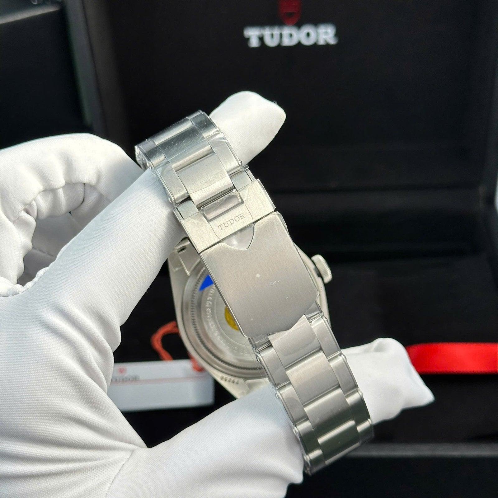 Tudor 11 Watch Heritage Black Bay Benzel Red 41mm