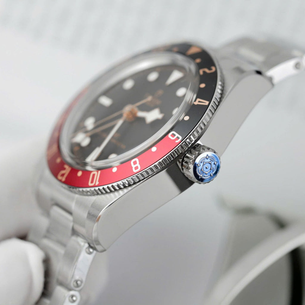 Tudor Watch Black Bay GMT Men’s Black Dial Metal Strap 39mm