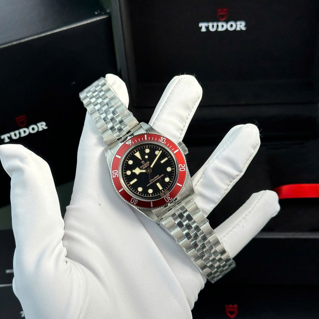 Tudor 11 Watch Heritage Black Bay Benzel Red 41mm