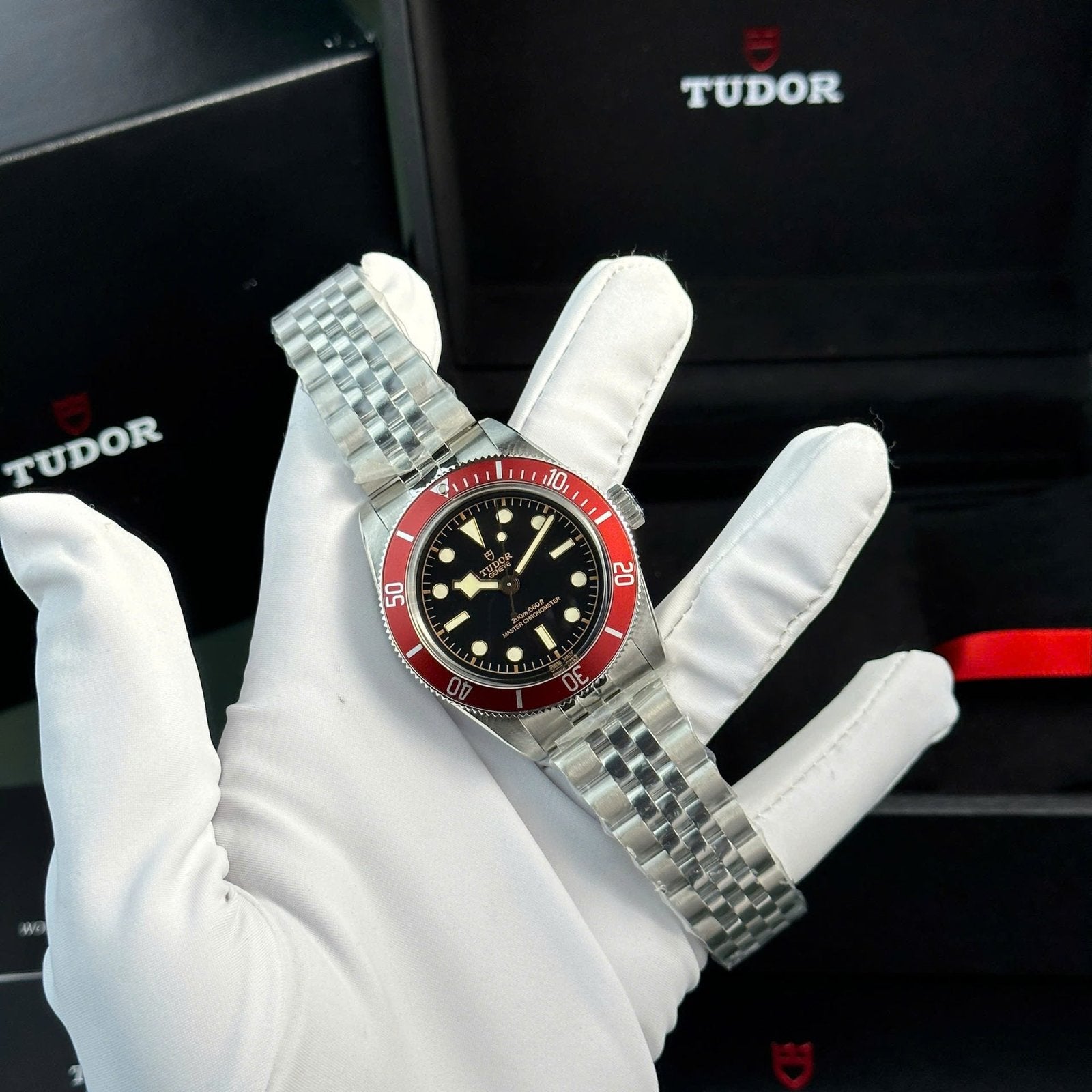 Tudor 11 Watch Heritage Black Bay Benzel Red 41mm