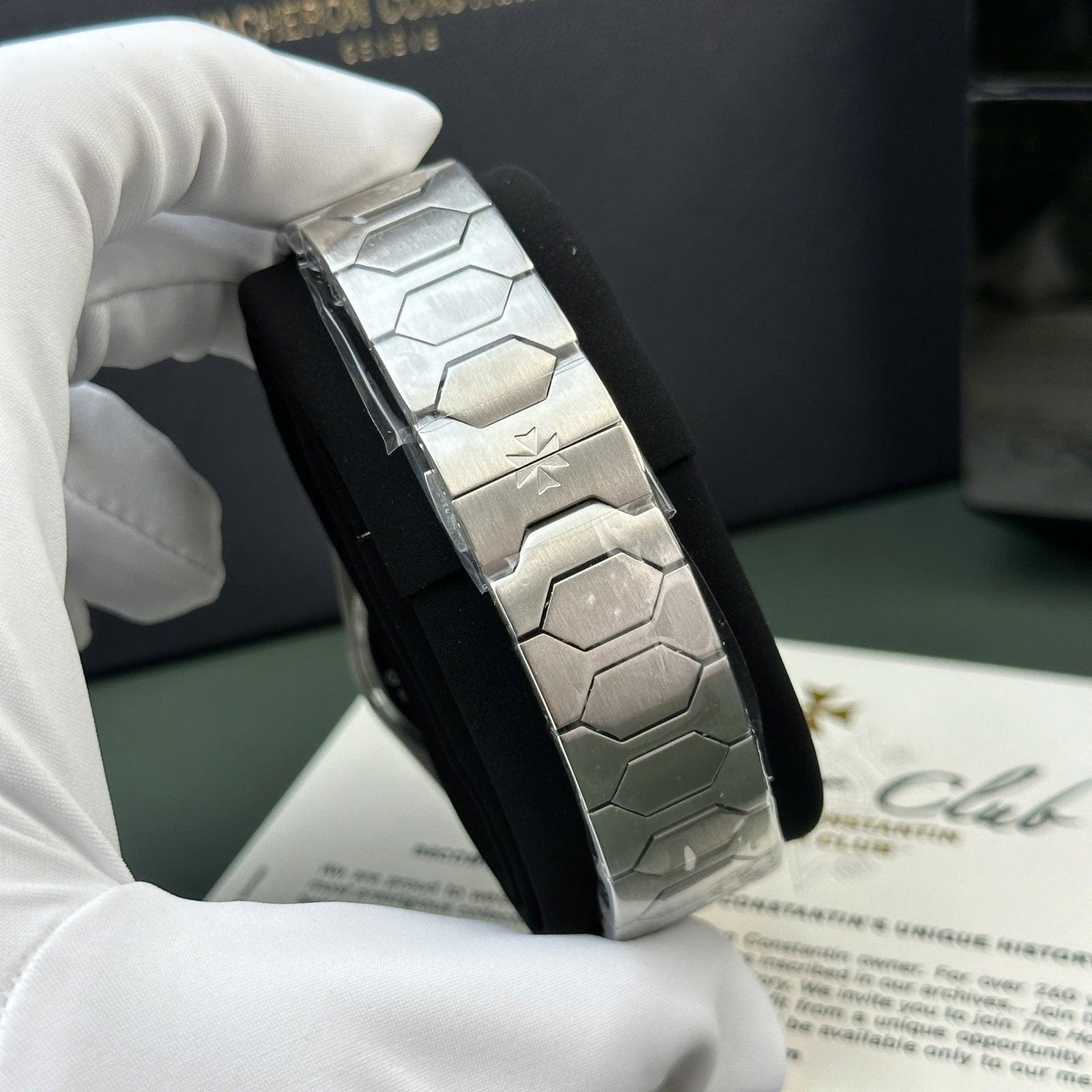 Vacheron Constantin Historiques 222 Watch Black Dial 37mm