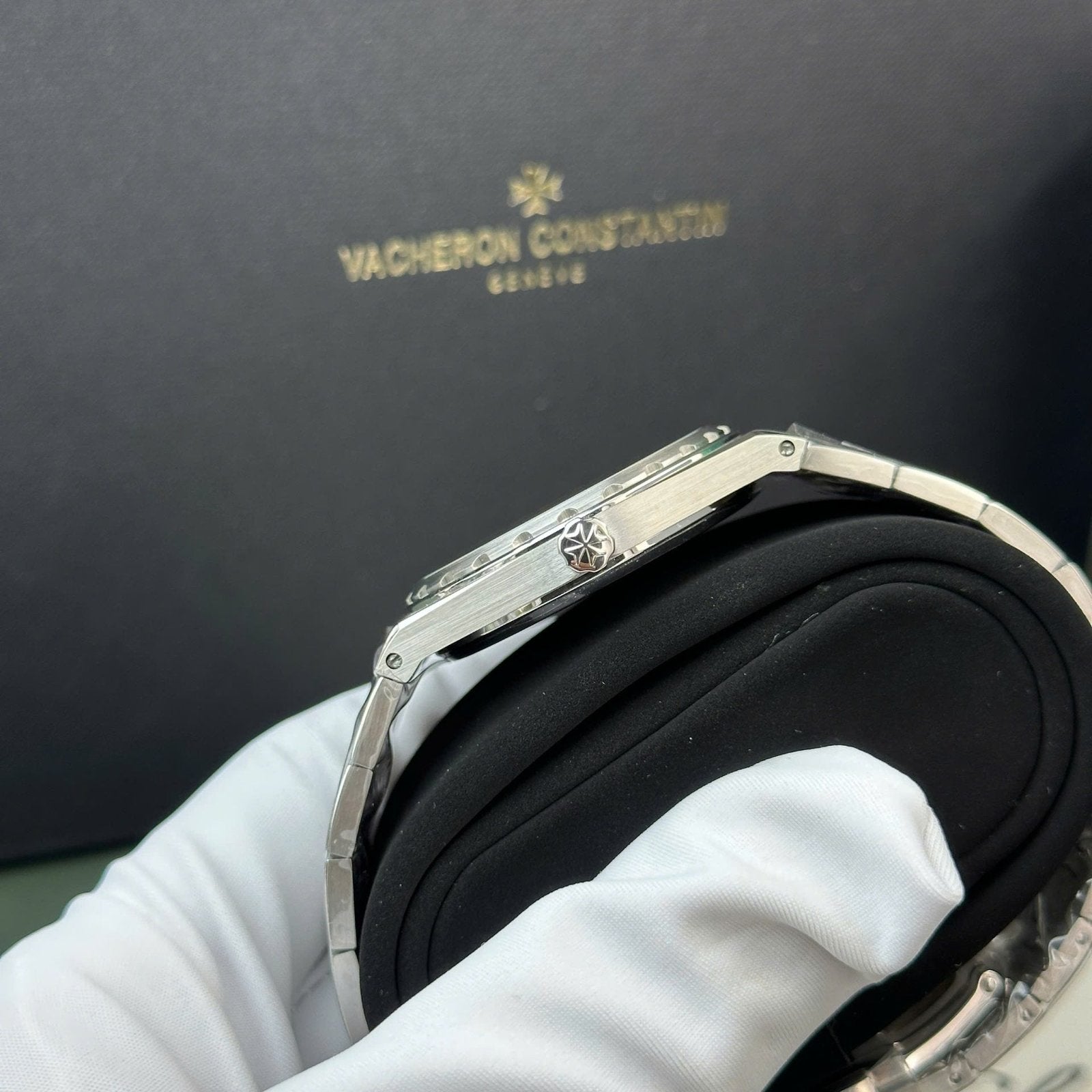 Vacheron Constantin Historiques 222 Watch Black Dial 37mm