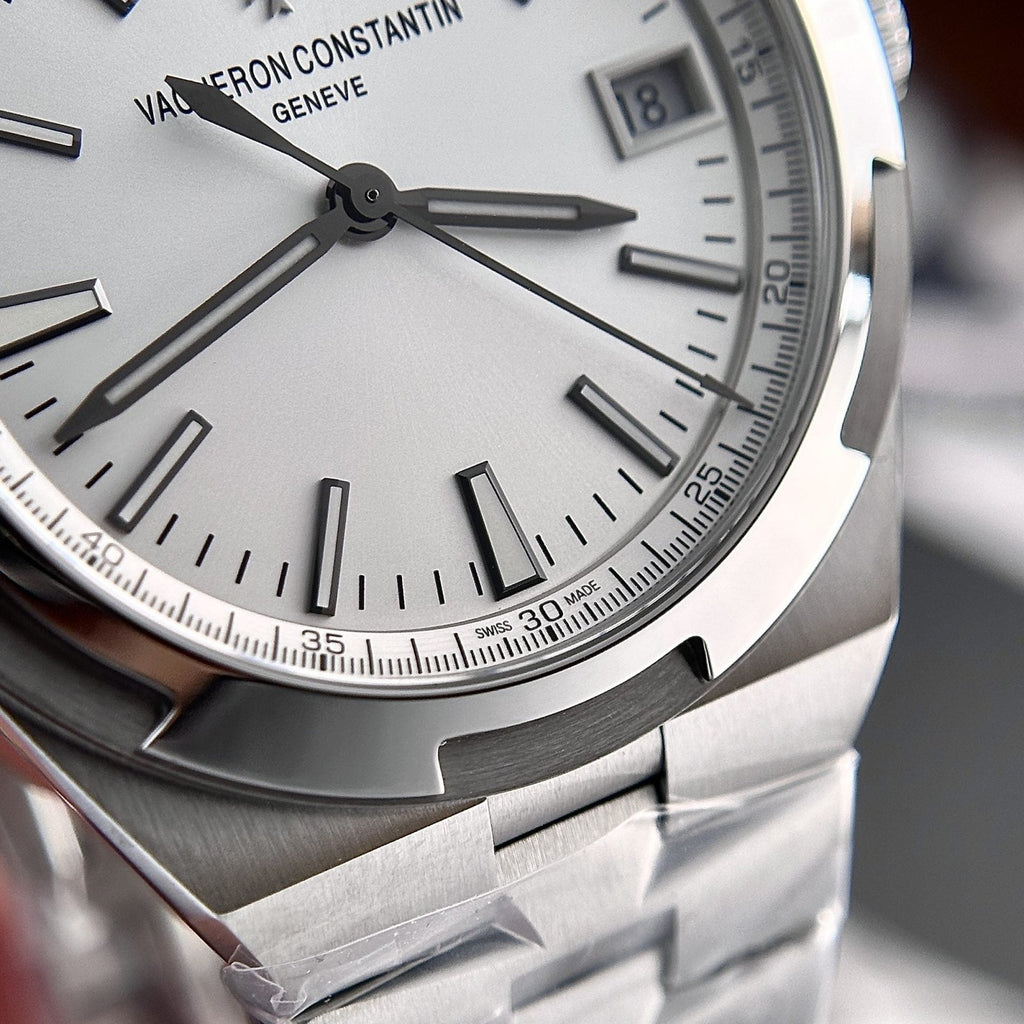 Vacheron Constantin Overseas 4500V Watch Silver Dial 41mm
