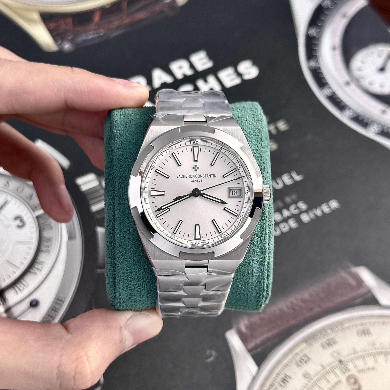 Vacheron Constantin Overseas 4500V Watch Silver Dial 41mm
